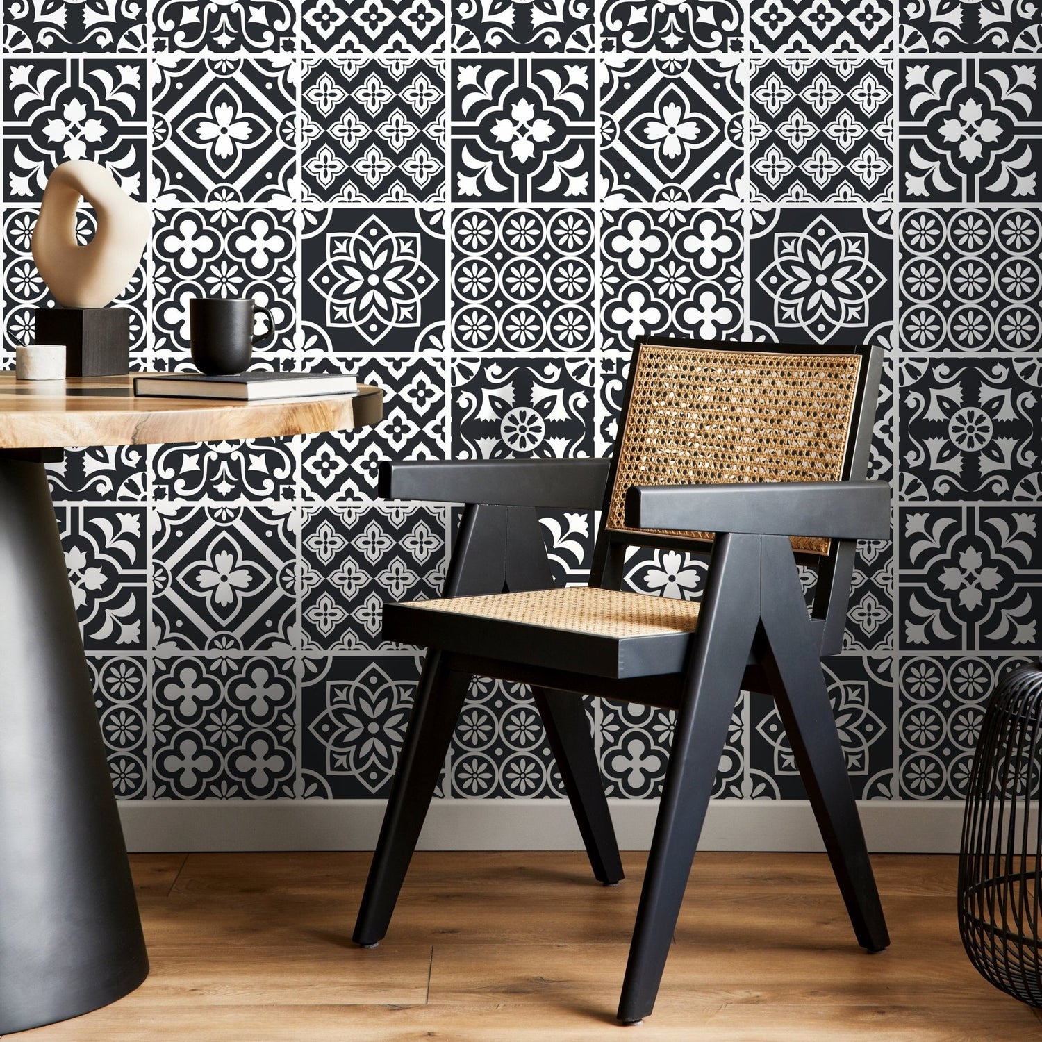 Monochrome Elegance Wallpaper - B702 - WallTrend