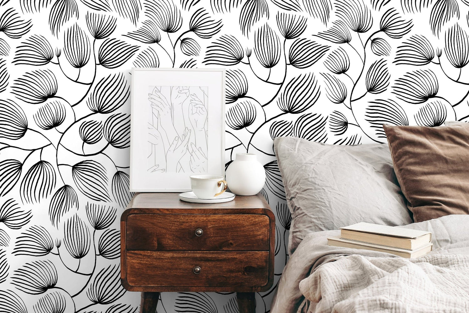 Black and White Floral Art Wallpaper - C680 - WallTrend