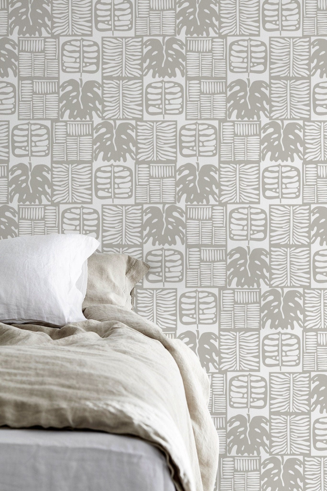 Botanical Monochrome Leaf Pattern Wallpaper - C234 - WallTrend