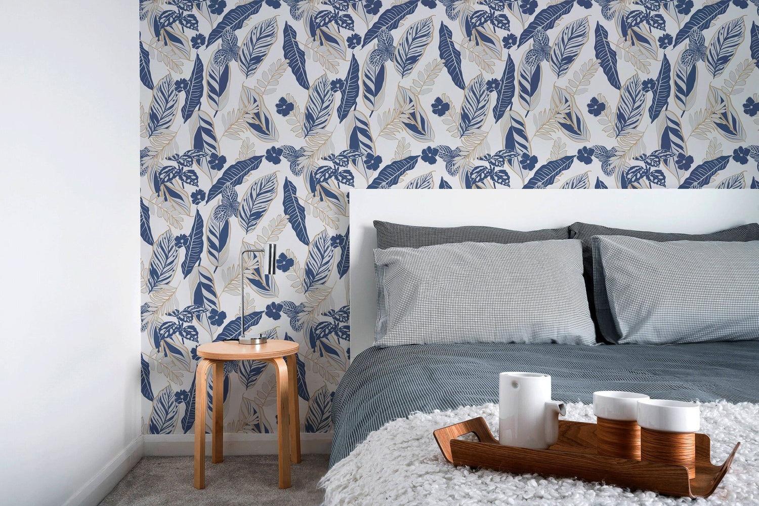 Botanical Navy and Gold Elegance Wallpaper - B424 - WallTrend