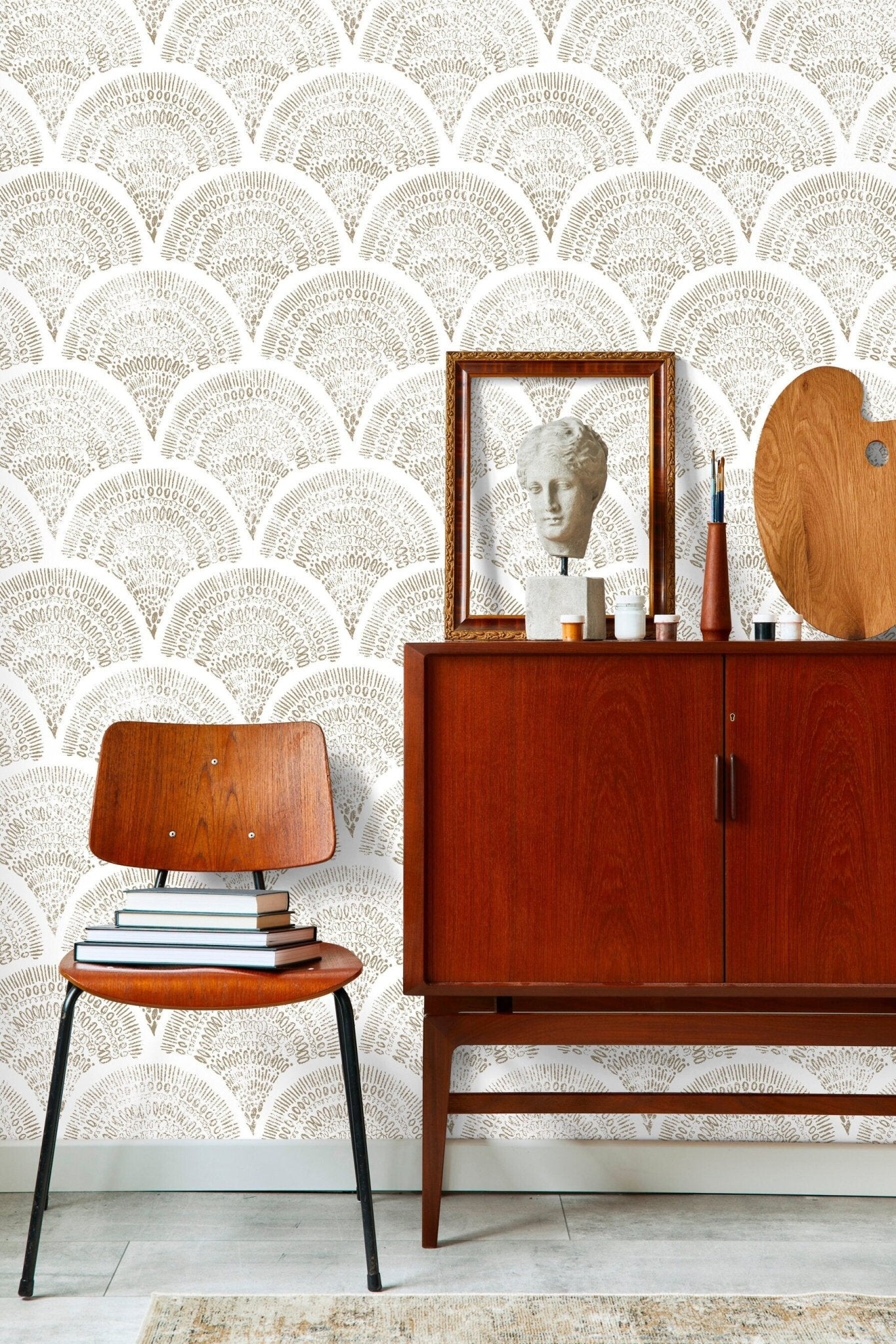 Elegant Crescent Motif Wallpaper - C530 - WallTrend