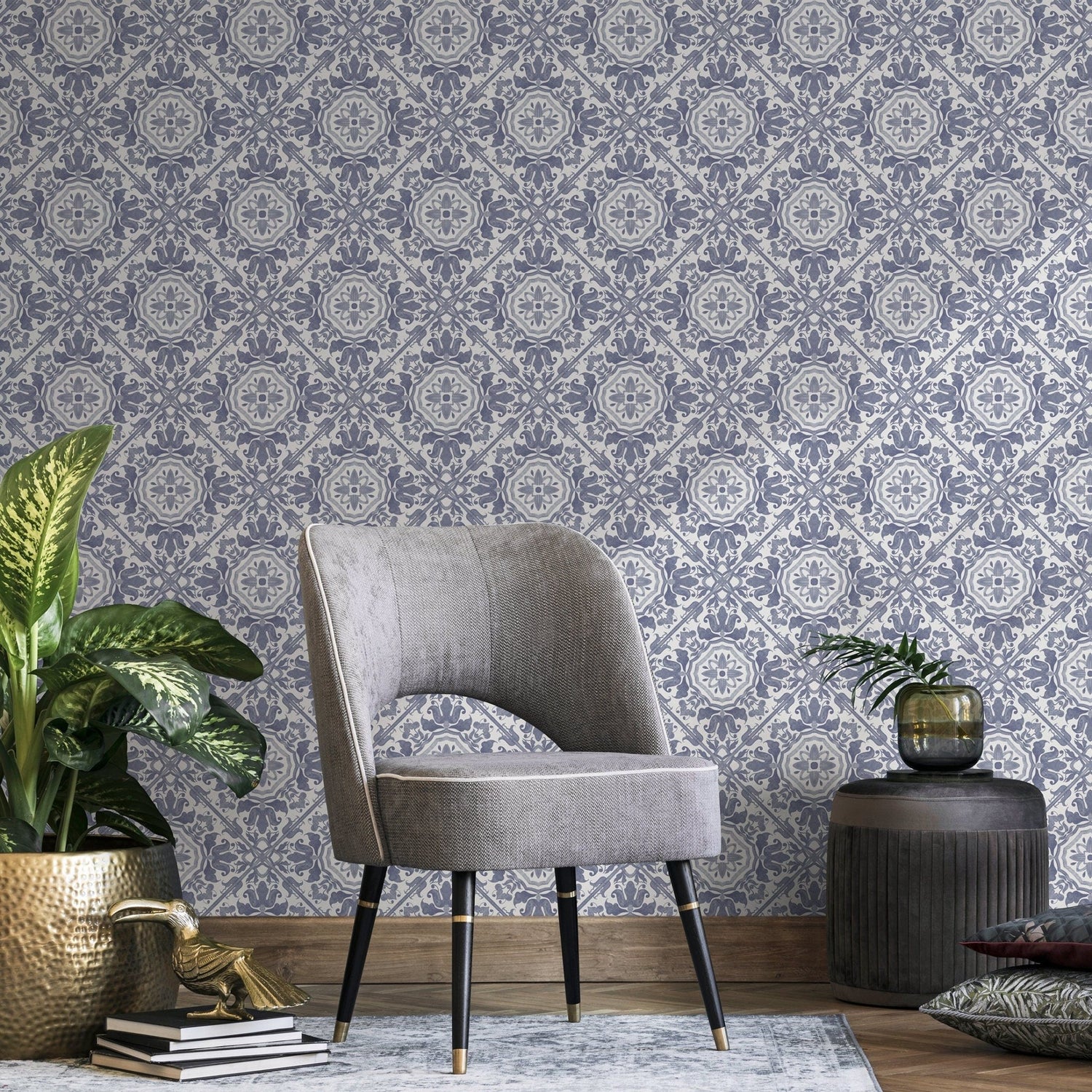 Elegant Damask Flourish Wallpaper - A110 - WallTrend