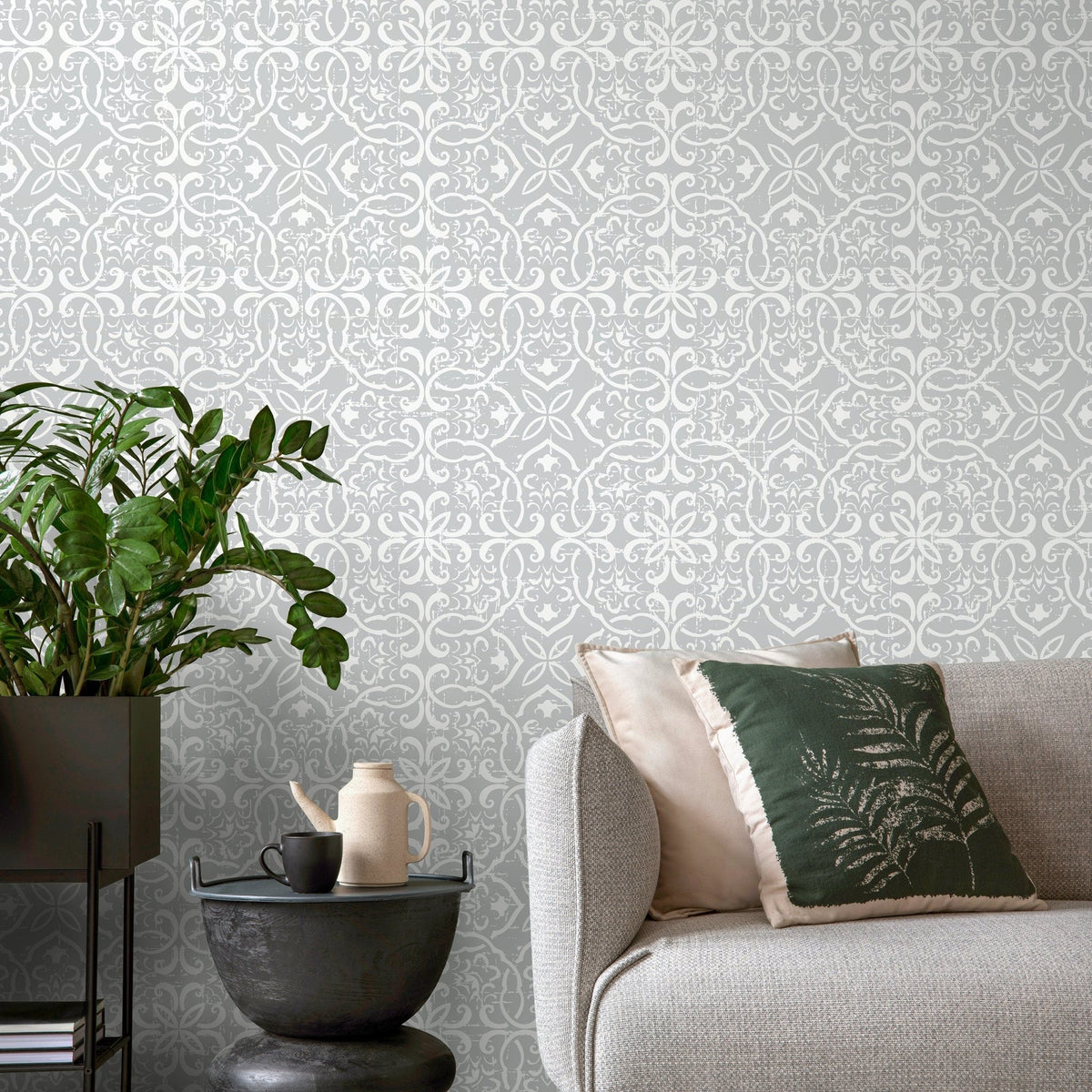 Elegant Damask Pattern Wallpaper - A610 - WallTrend