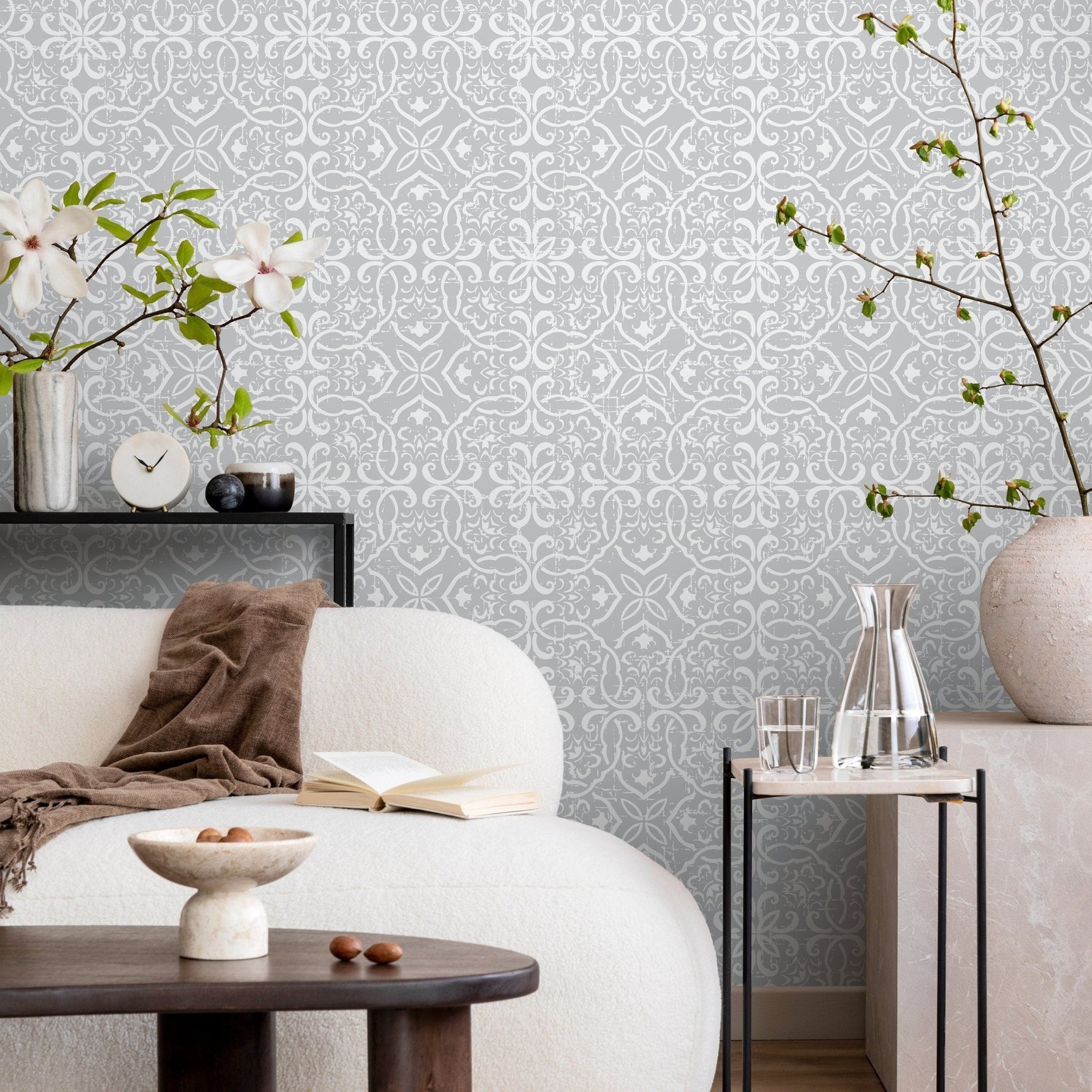 Elegant Damask Pattern Wallpaper - A610 - WallTrend