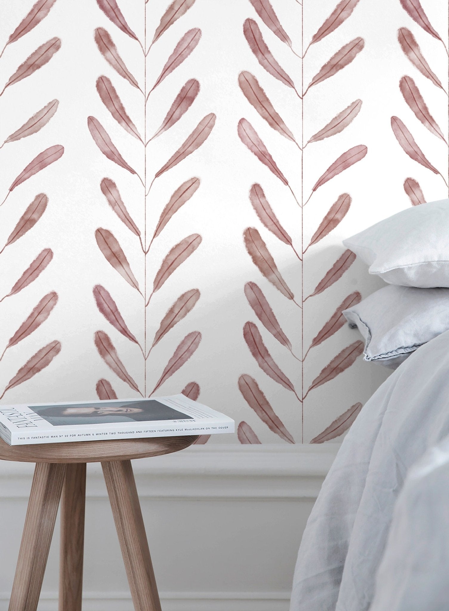 Elegant Feather Motif Wallpaper - X134 - WallTrend