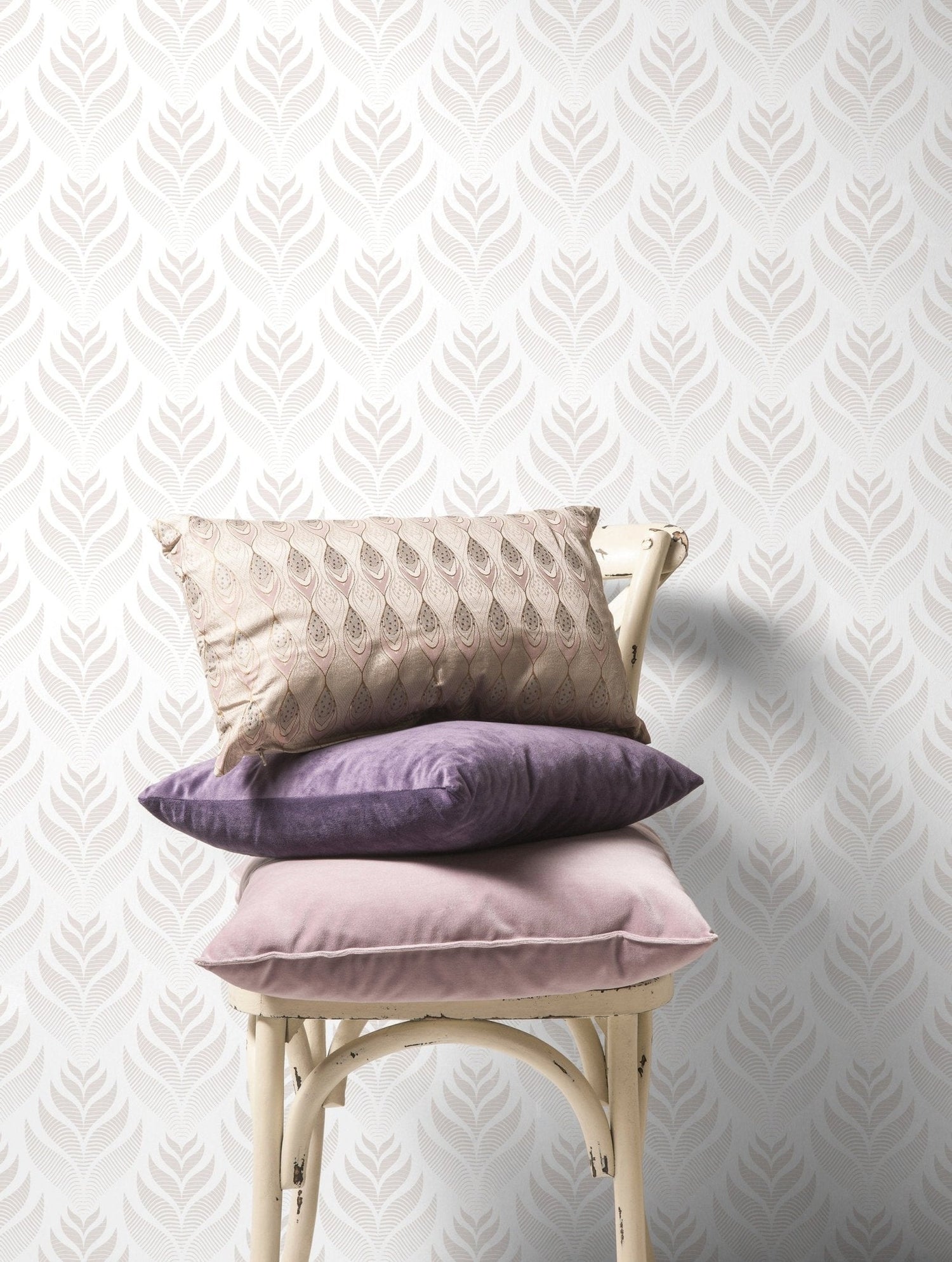 Elegant Feather Pattern Wallpaper - C492 - WallTrend