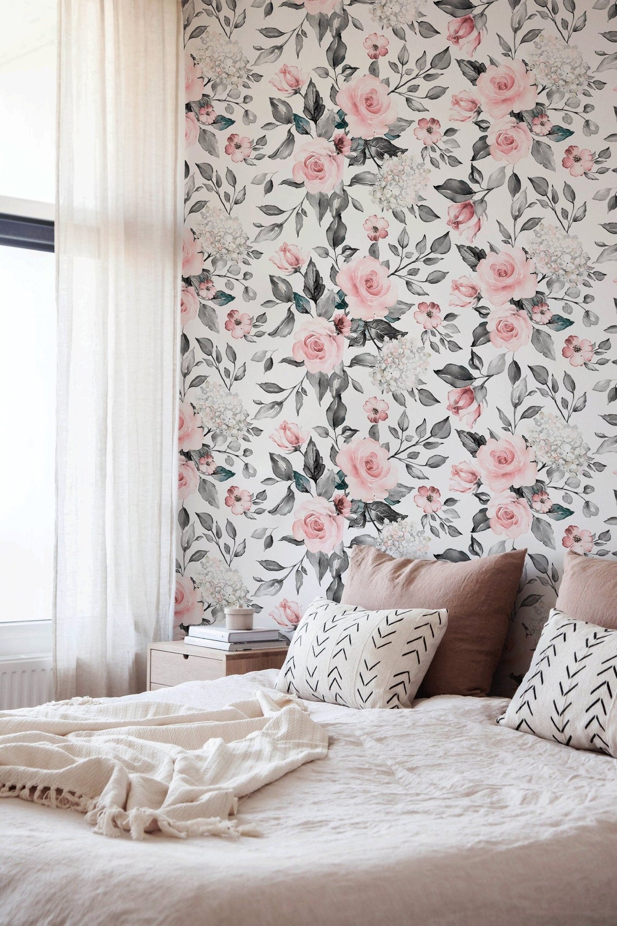 Elegant Floral Bloom Wallpaper - B413 - WallTrend