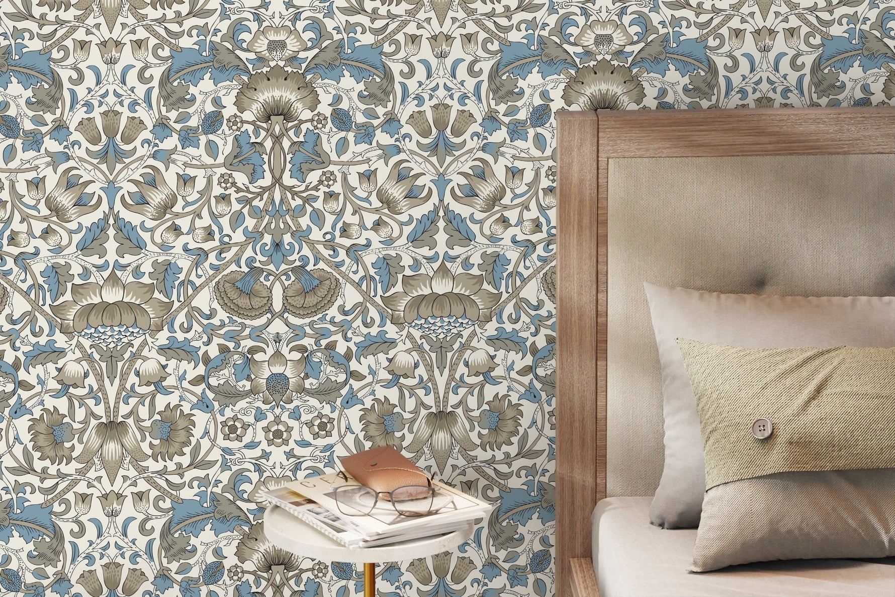 Elegant Floral Ornament Wallpaper - D523 - WallTrend