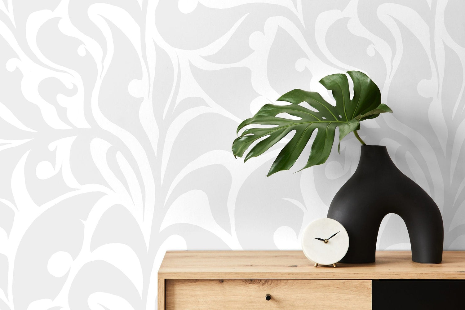 Elegant Floral Silhouette Wallpaper - C620 - WallTrend