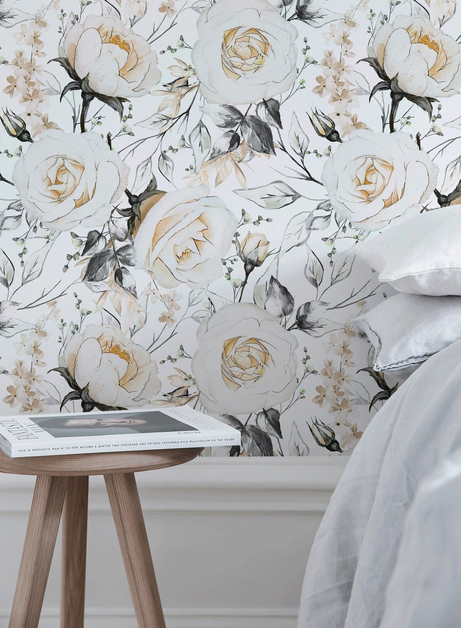 Elegant Floral Sketch Wallpaper - B656 - WallTrend