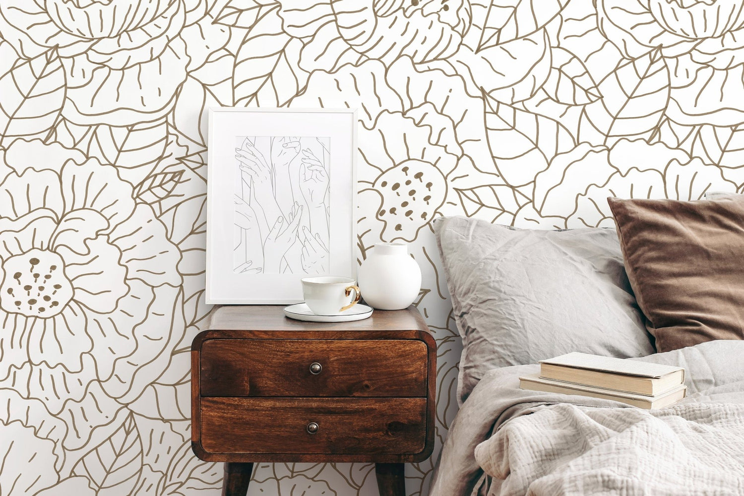 Elegant Floral Sketch Wallpaper - C944 - WallTrend