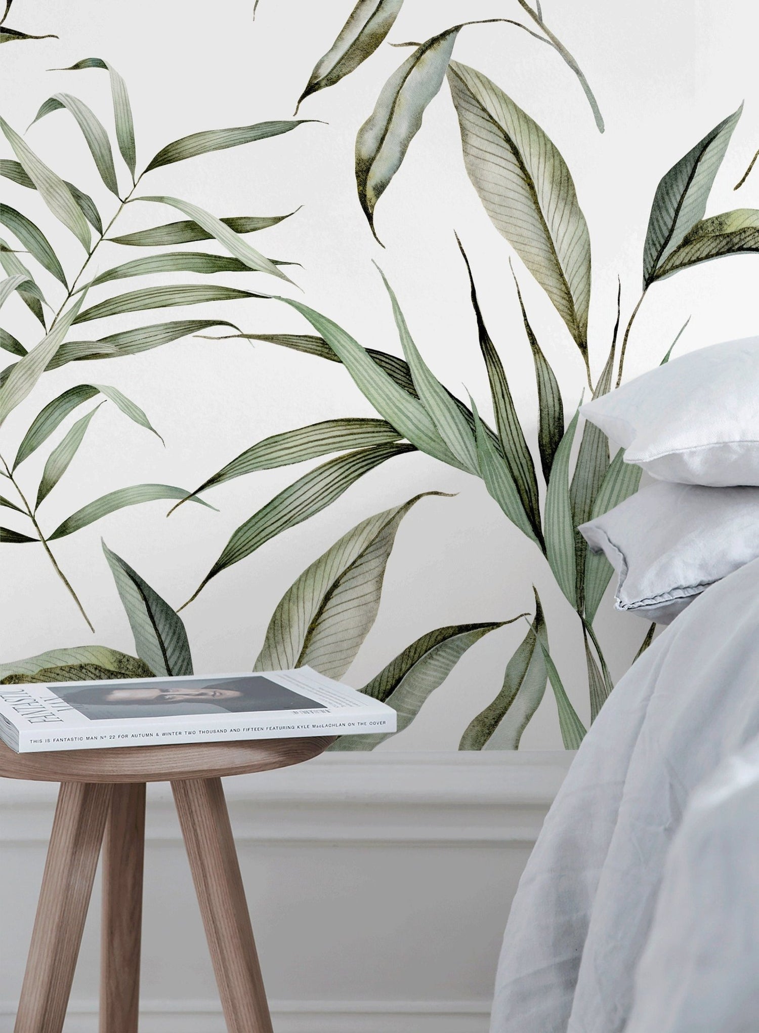 Elegant Green Foliage Wallpaper - C271 - WallTrend