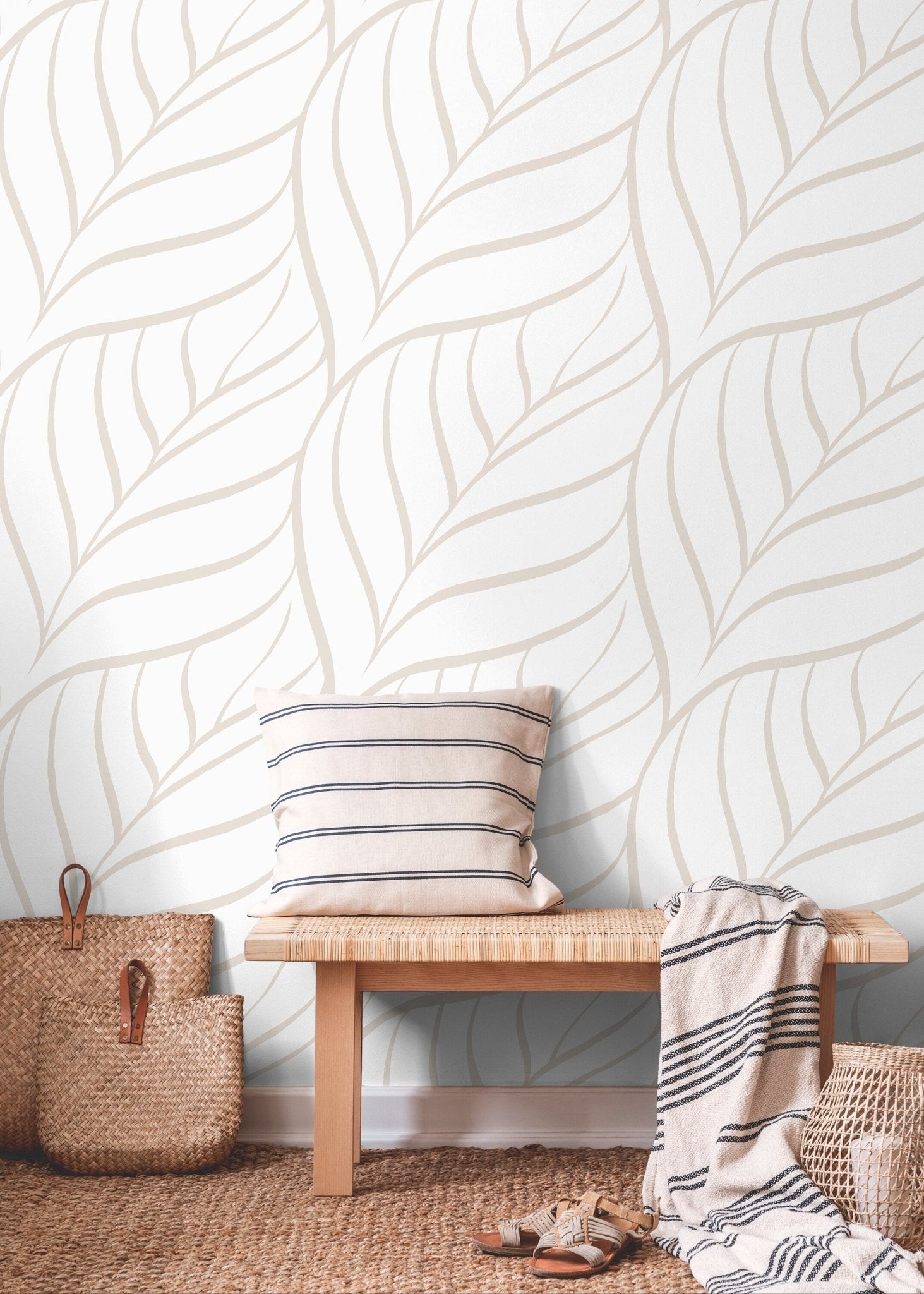 Elegant Leaf Motif Wallpaper - C638 - WallTrend