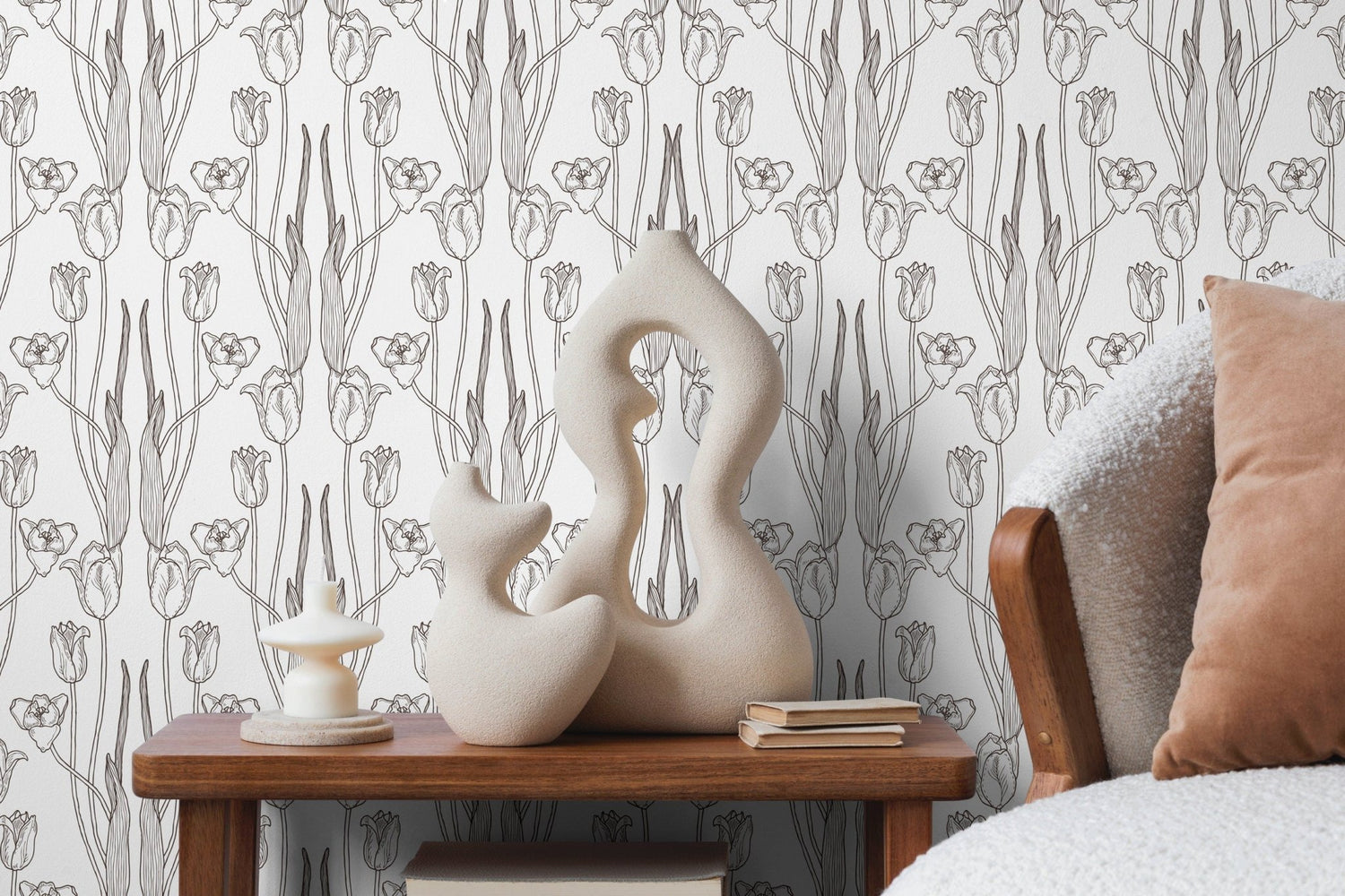 Elegant Tulip Sketch Wallpaper - C391 - WallTrend