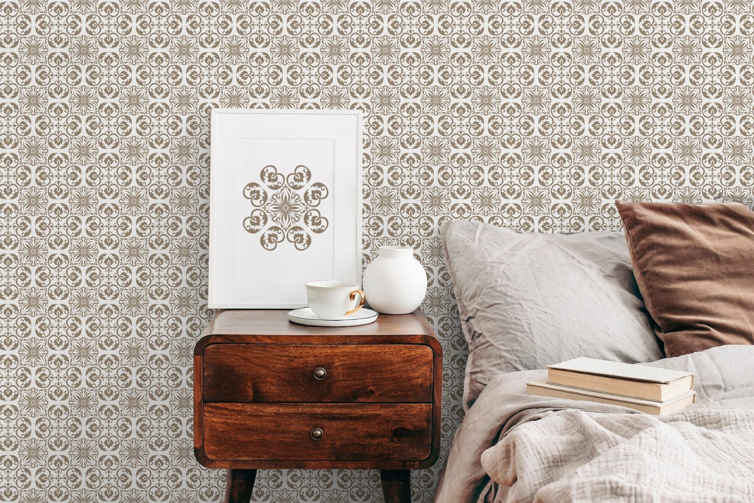 Elegant Victorian Fleur - de - lis Wallpaper - C191 - WallTrend