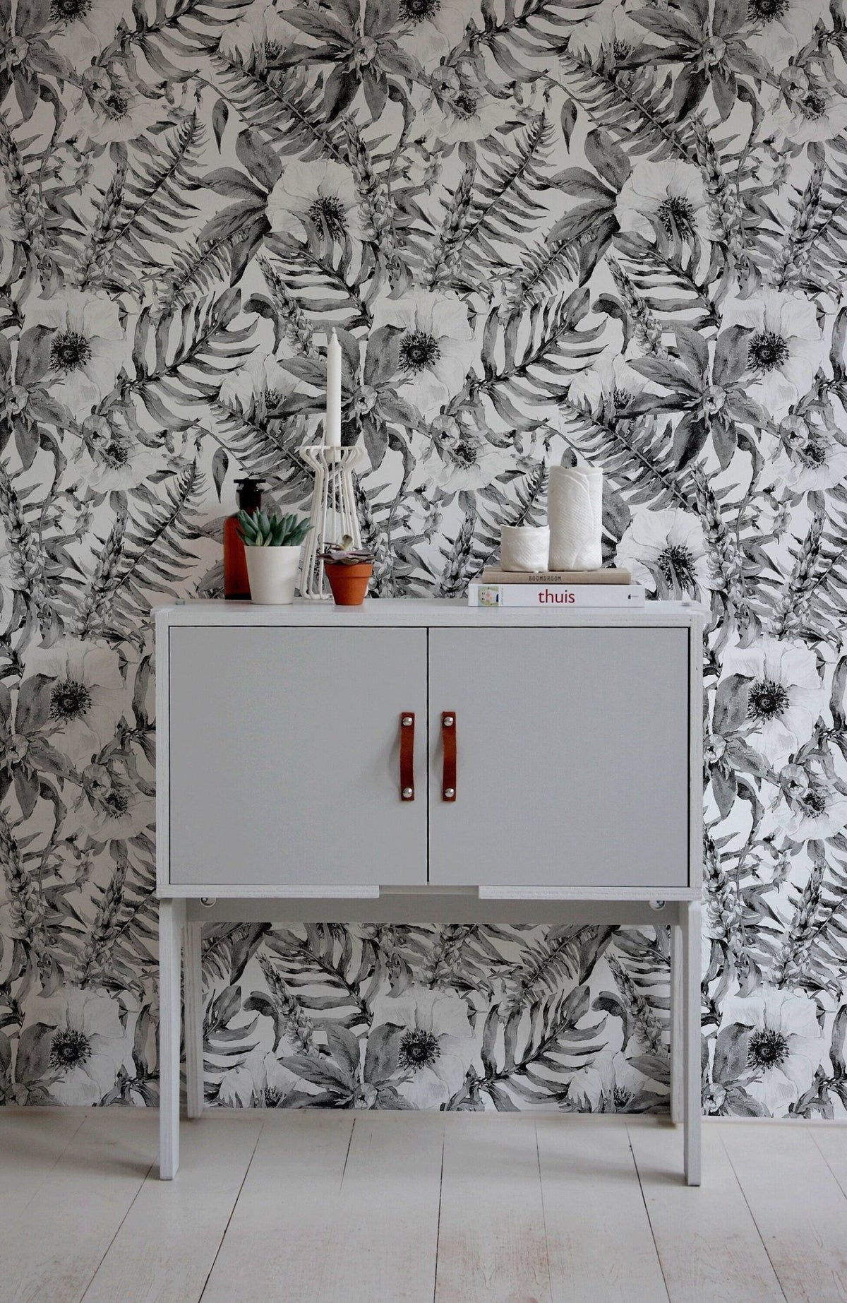 Floral Monochrome Elegance Wallpaper - B617 - WallTrend