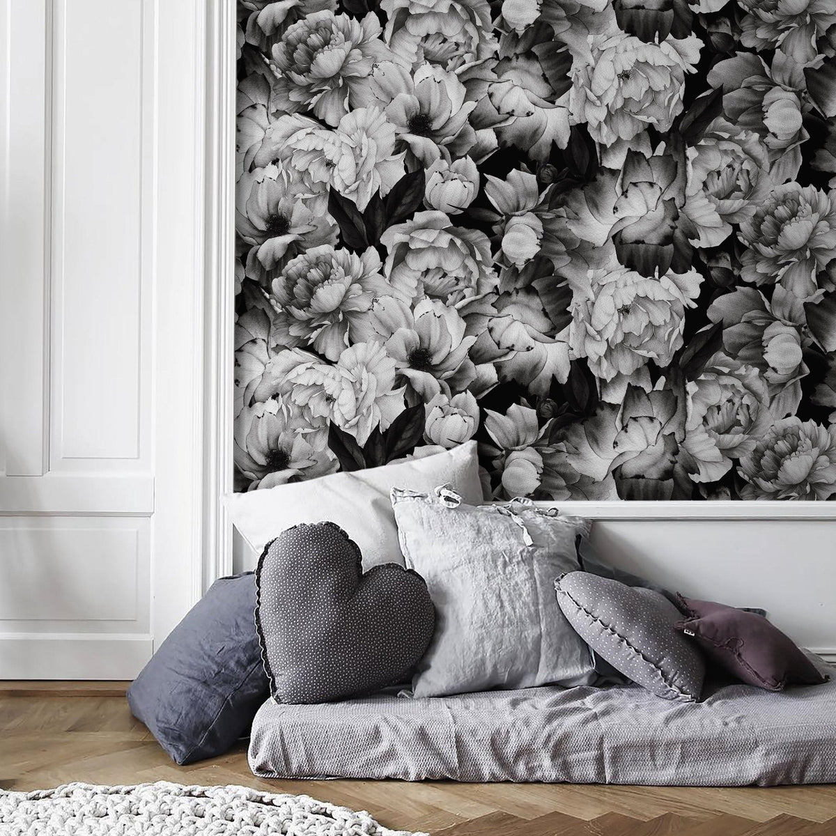 Floral Monochrome Wallpaper - B045 - WallTrend