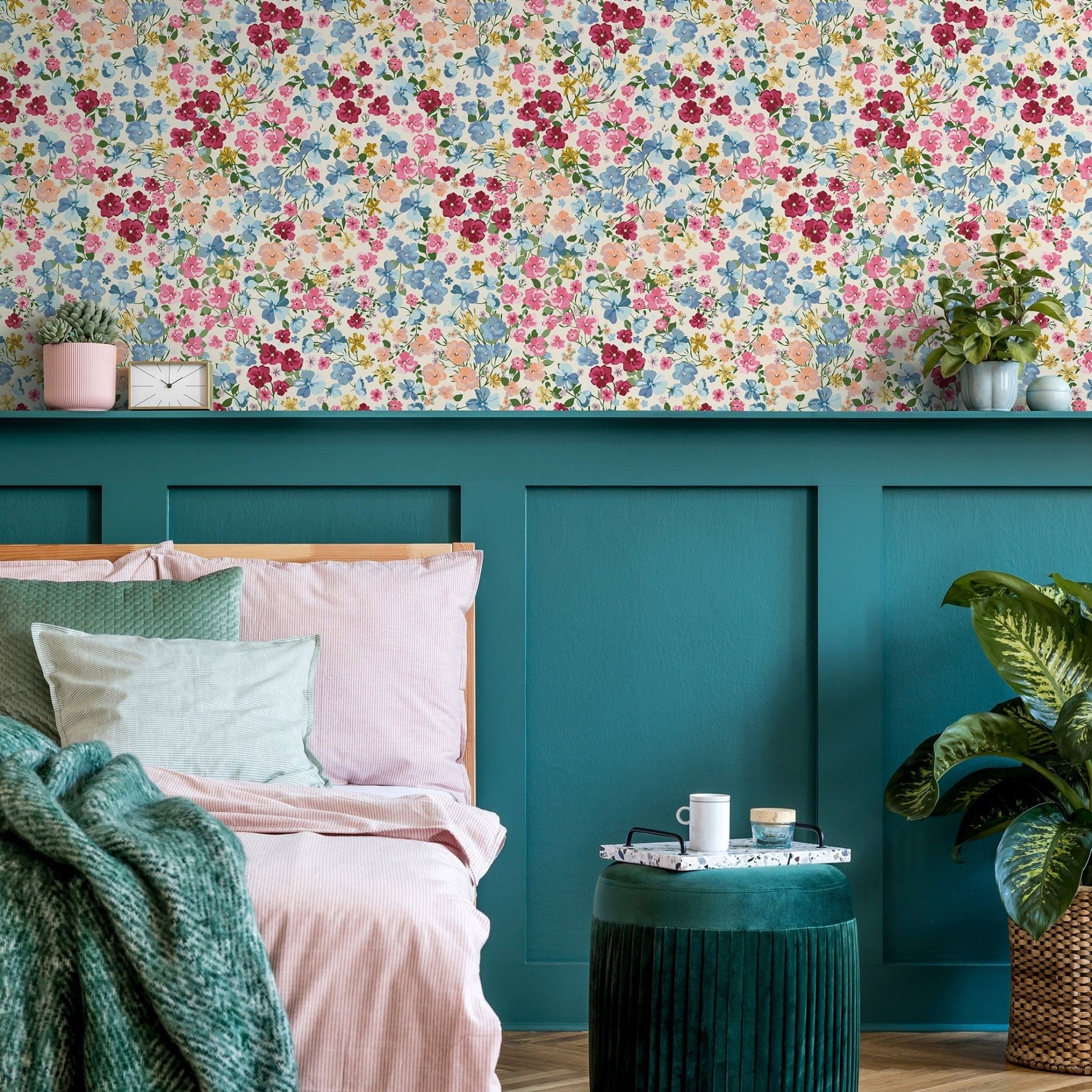 Flower Wallpaper - Removable Wallpaper Peel and Stick Wallpaper Wall Paper Wall Mural - B298 - WallTrend