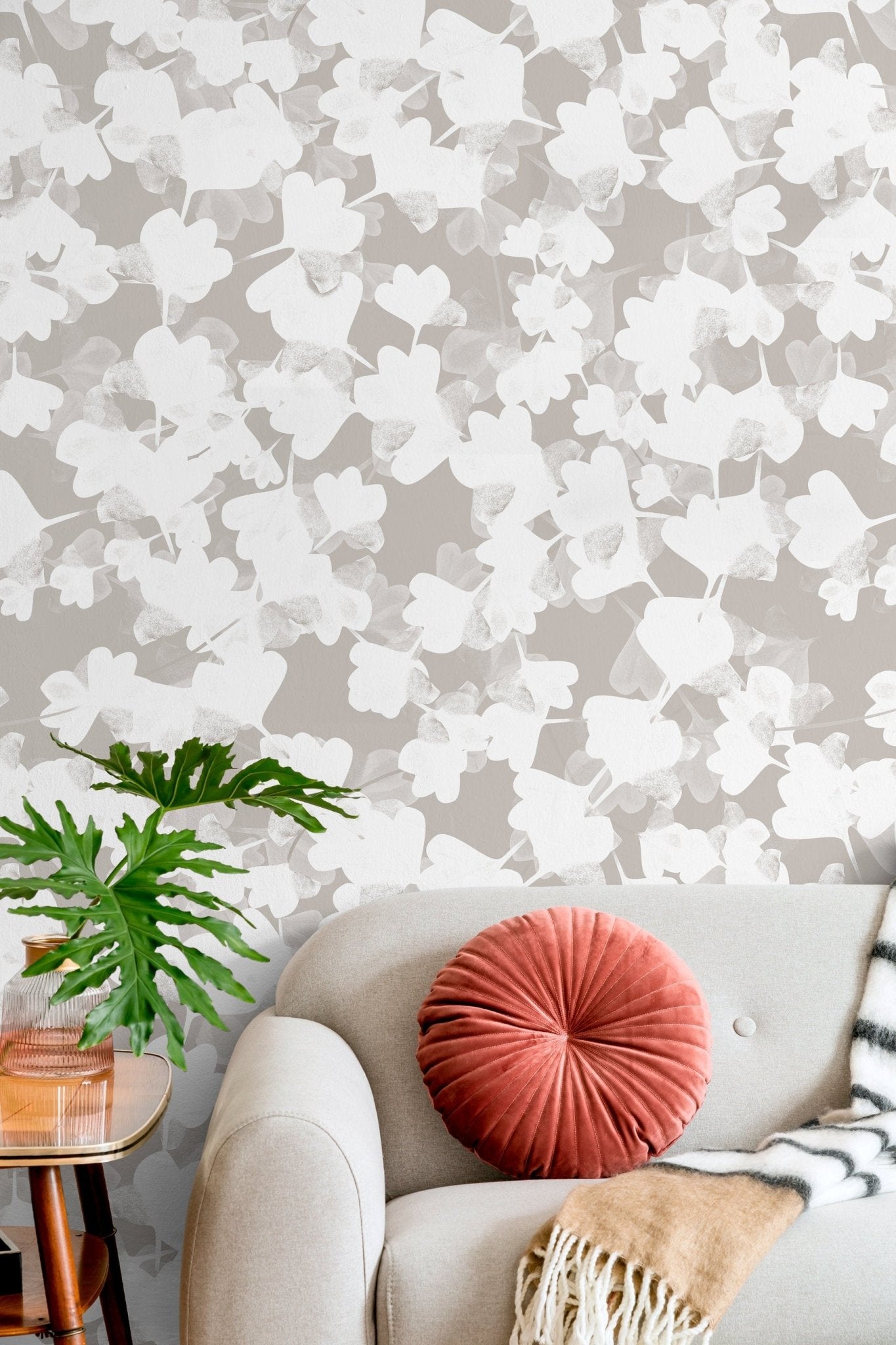 Gentle Floral Cascade Wallpaper - X017 - WallTrend