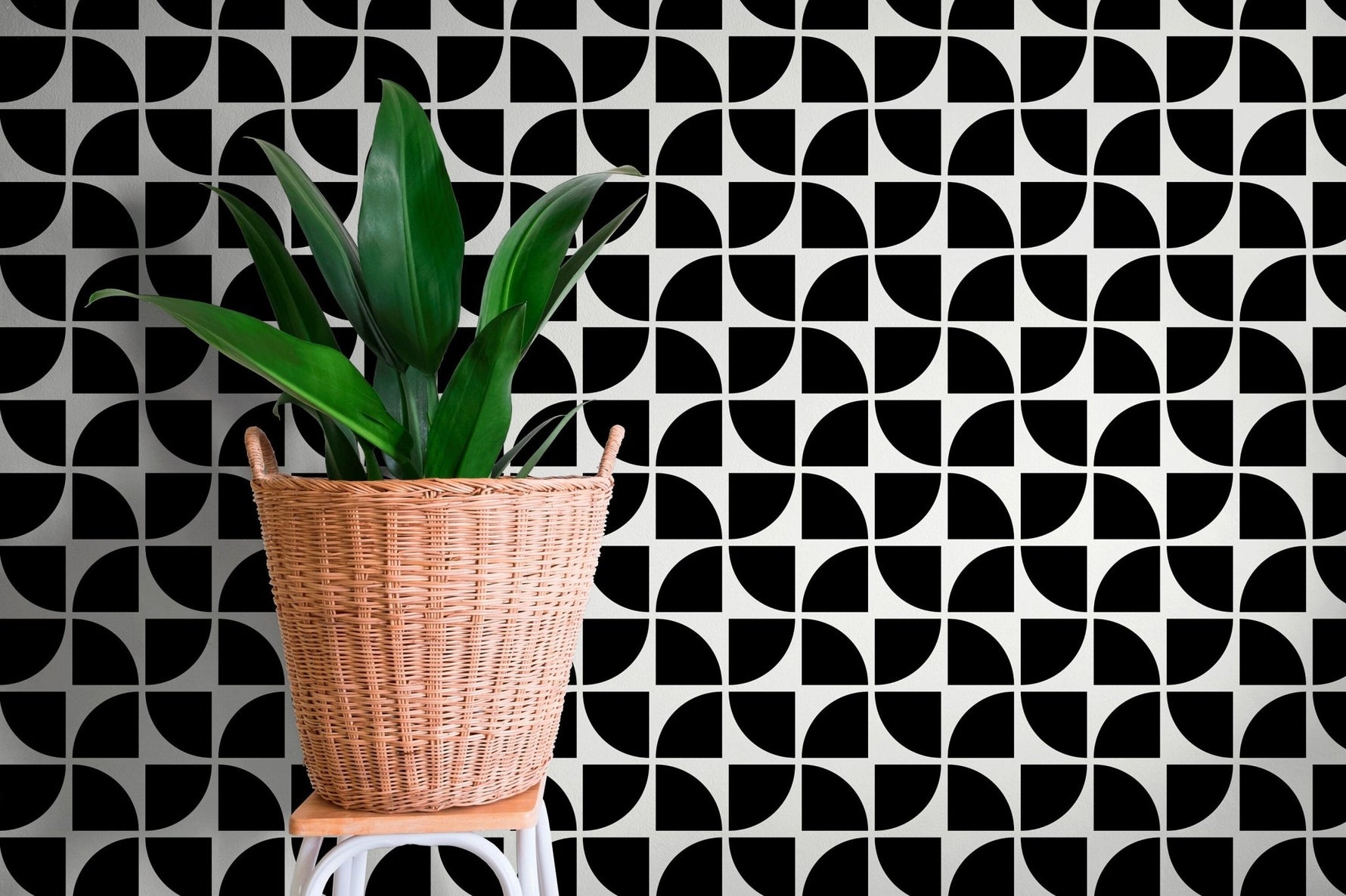 Geometric Abstract Crescent Wallpaper - B795 - WallTrend