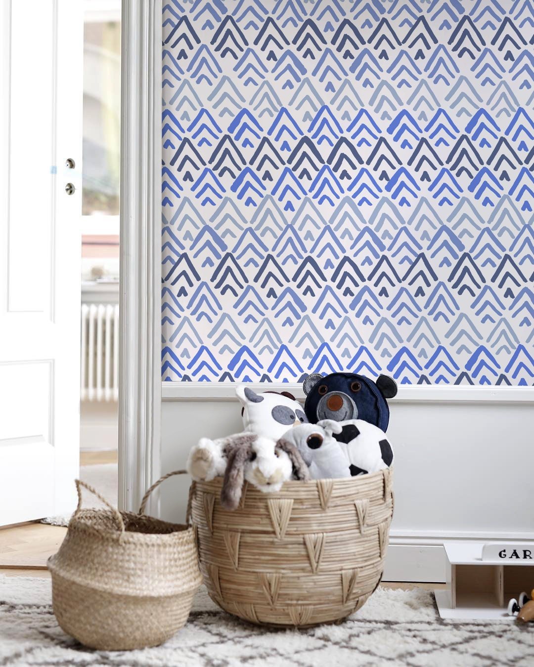 Geometric Arrowhead Wallpaper - B359 - WallTrend