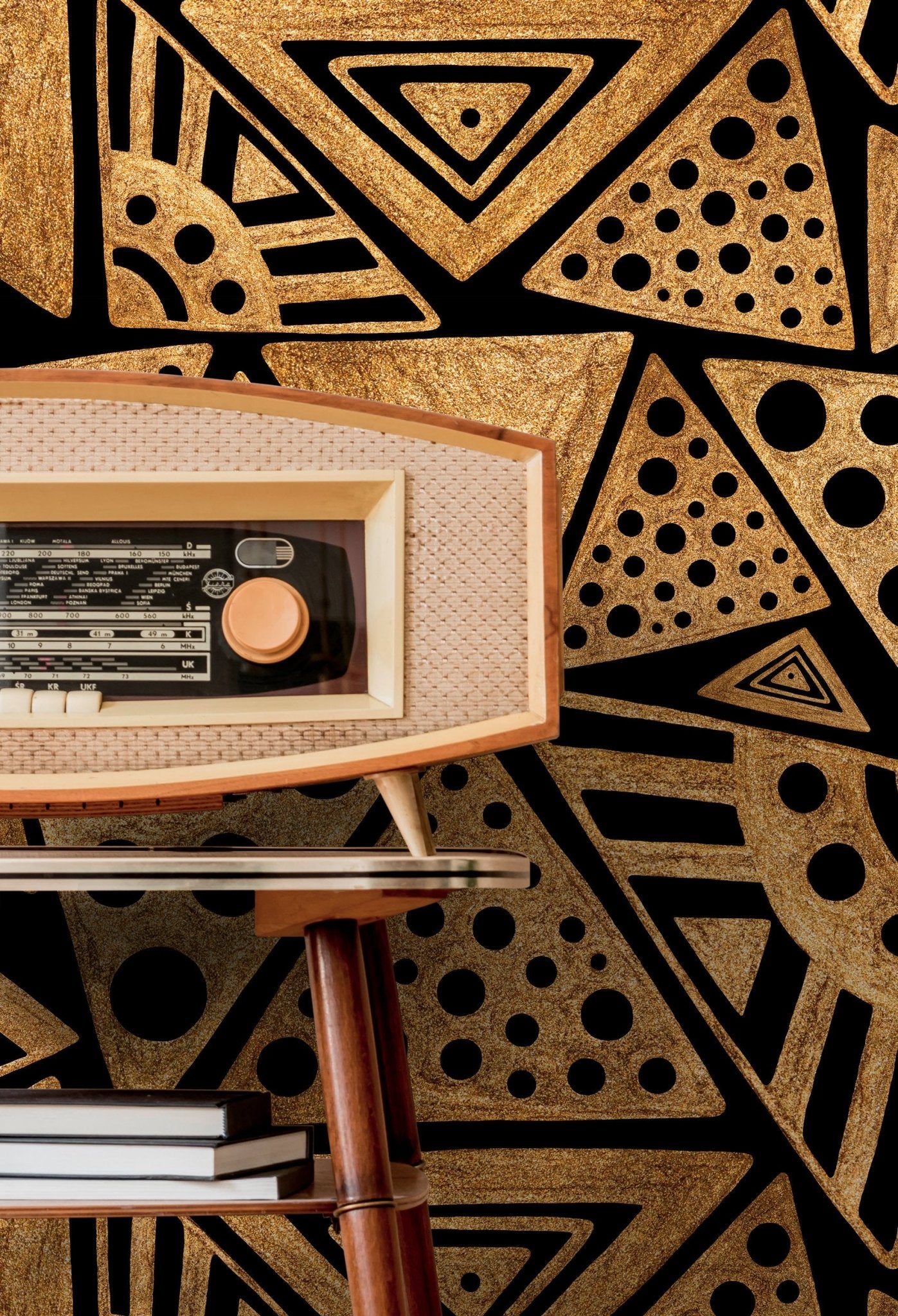 Geometric Gold Luxe Wallpaper - C341 - WallTrend