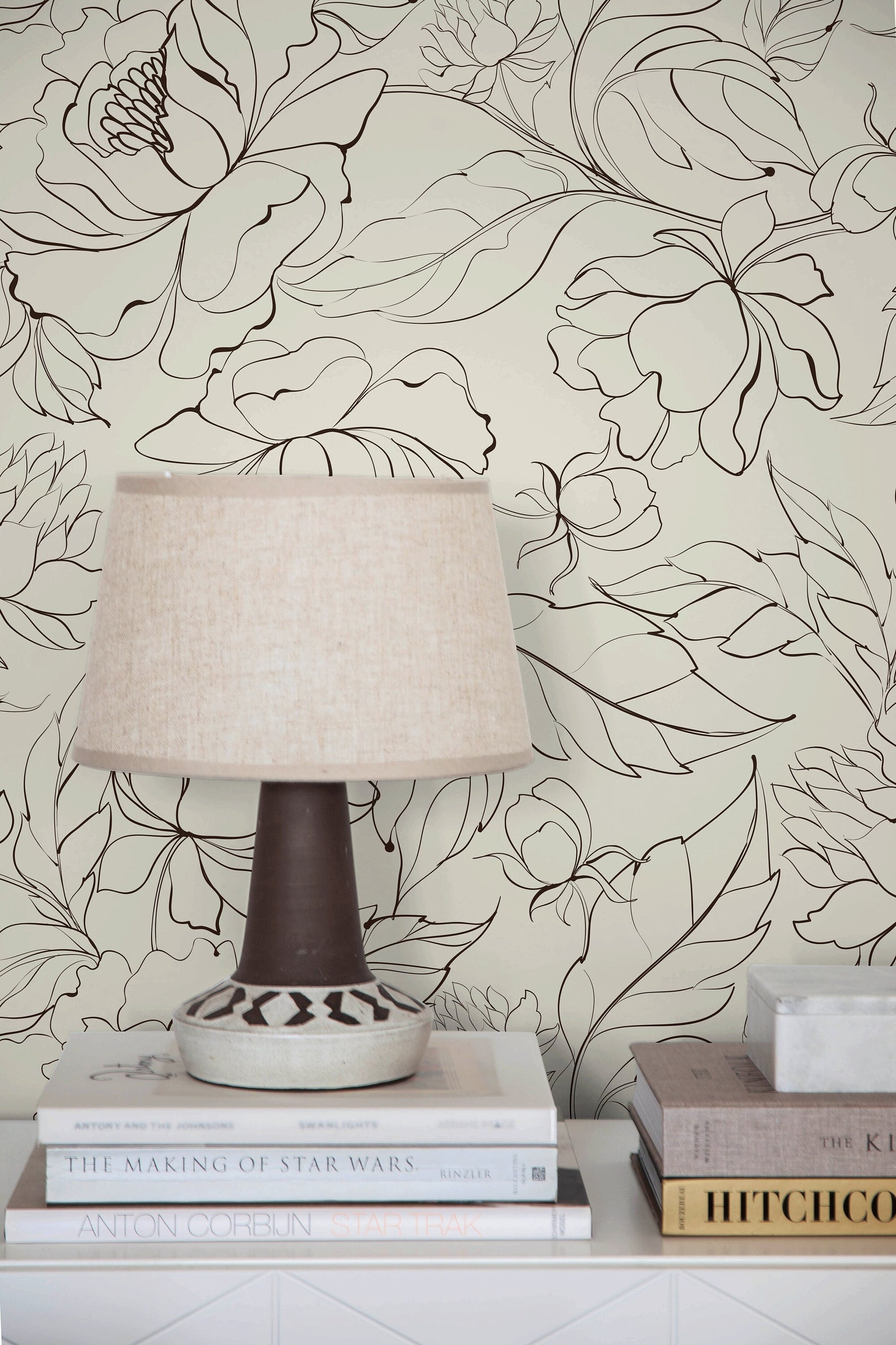 Elegant Floral Line Art Wallpaper - C153