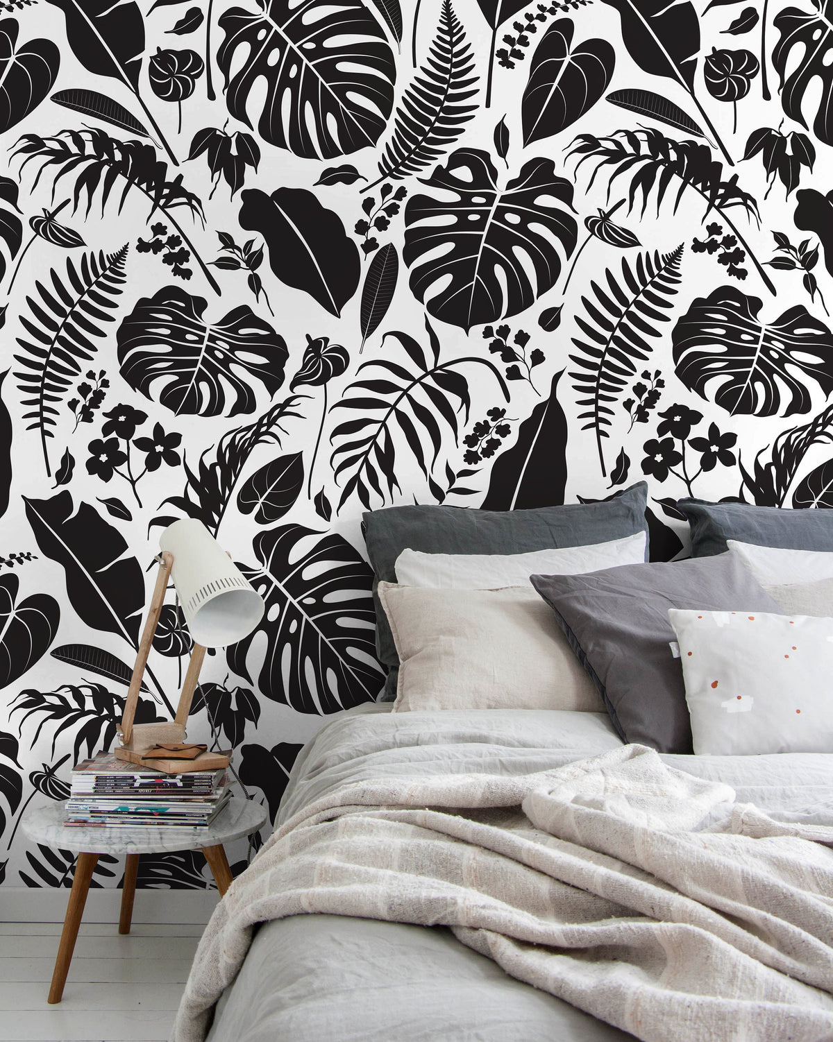 Tropical Monochrome Leaves Wallpaper - C439