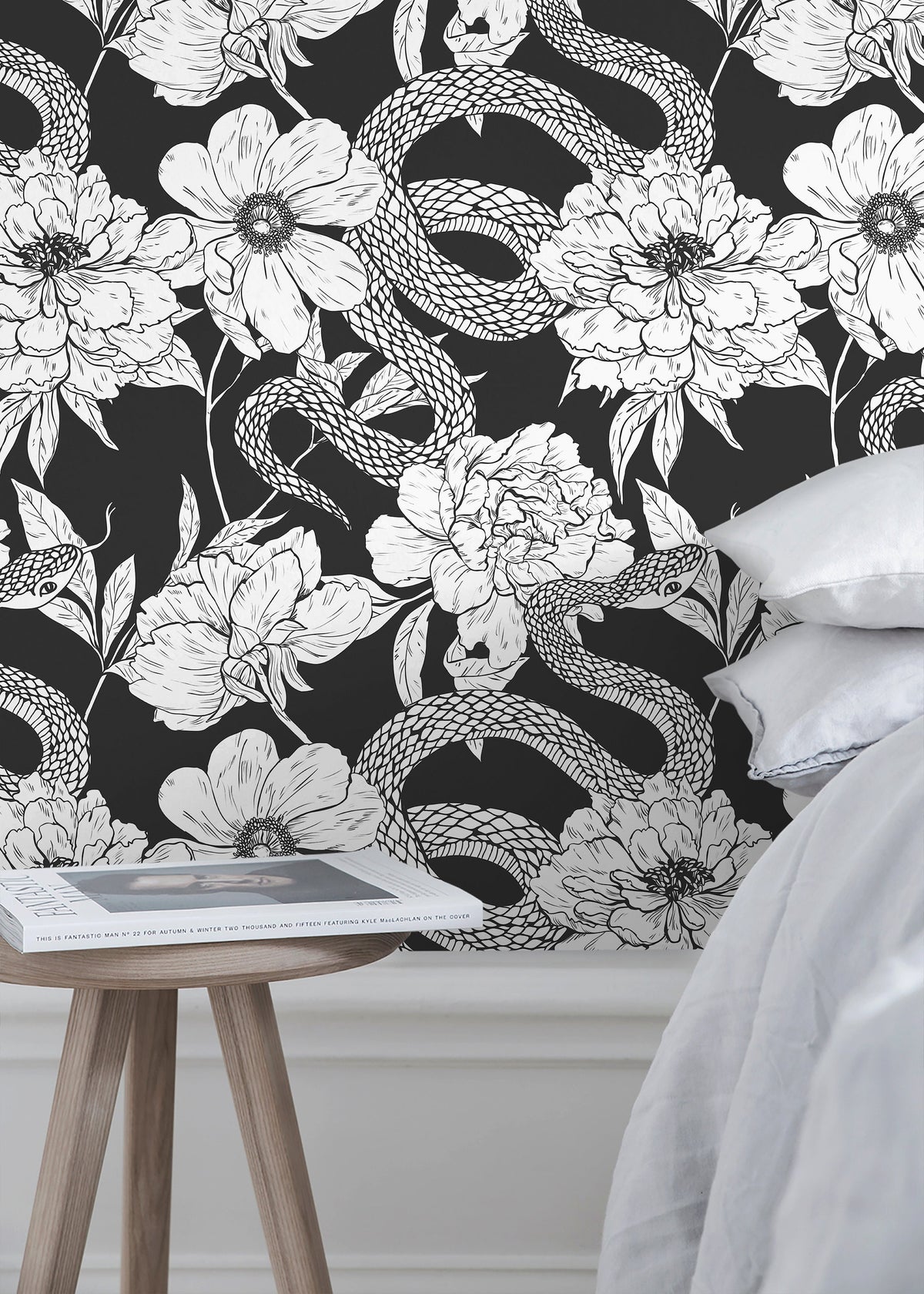 Serpentine Floral Majesty Wallpaper - C578