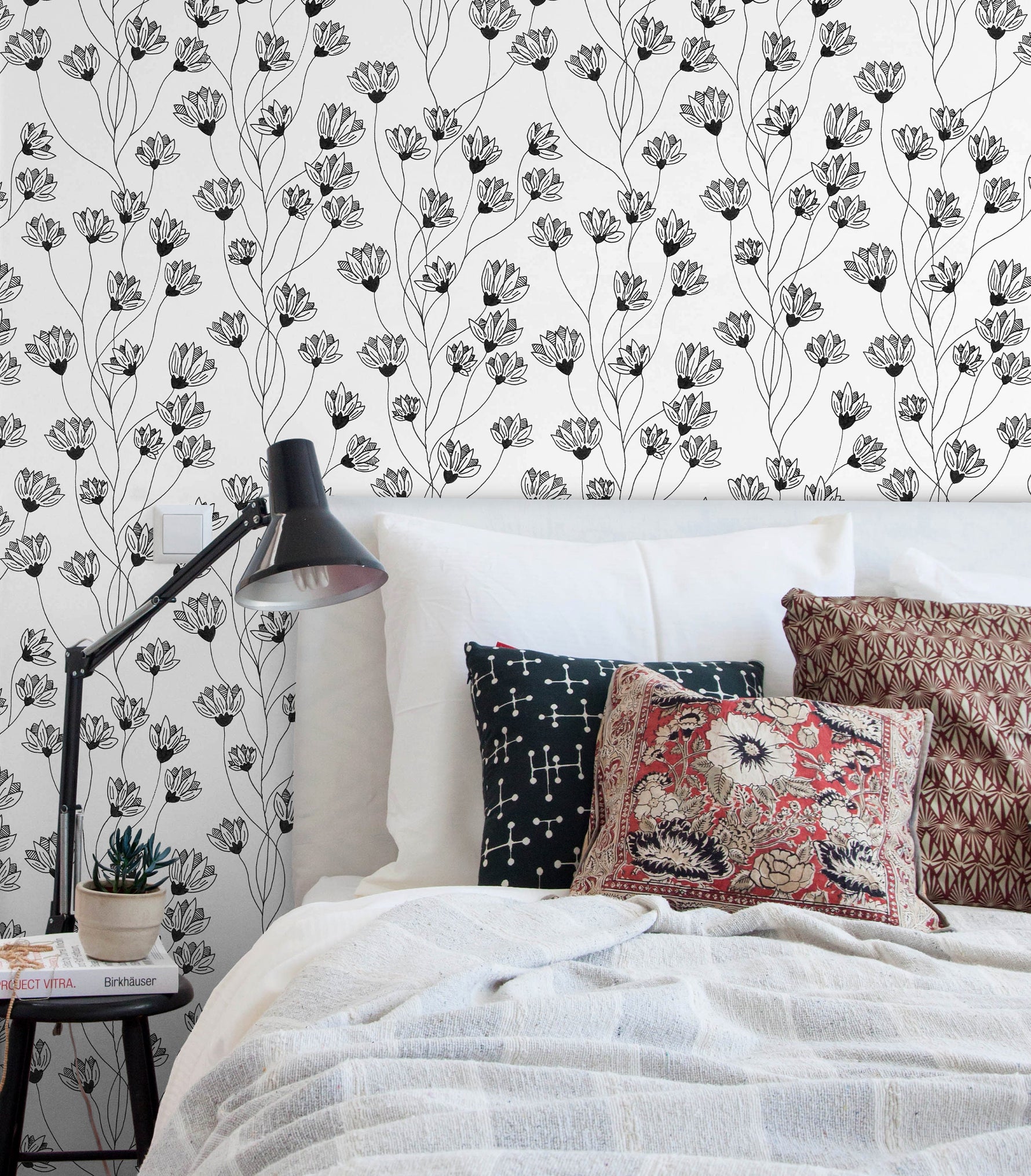 Black and White Wild Flowers Wallpaper / Peel and Stick Wallpaper Removable Wallpaper Home Decor Wall Art Wall Decor Room Decor - C839