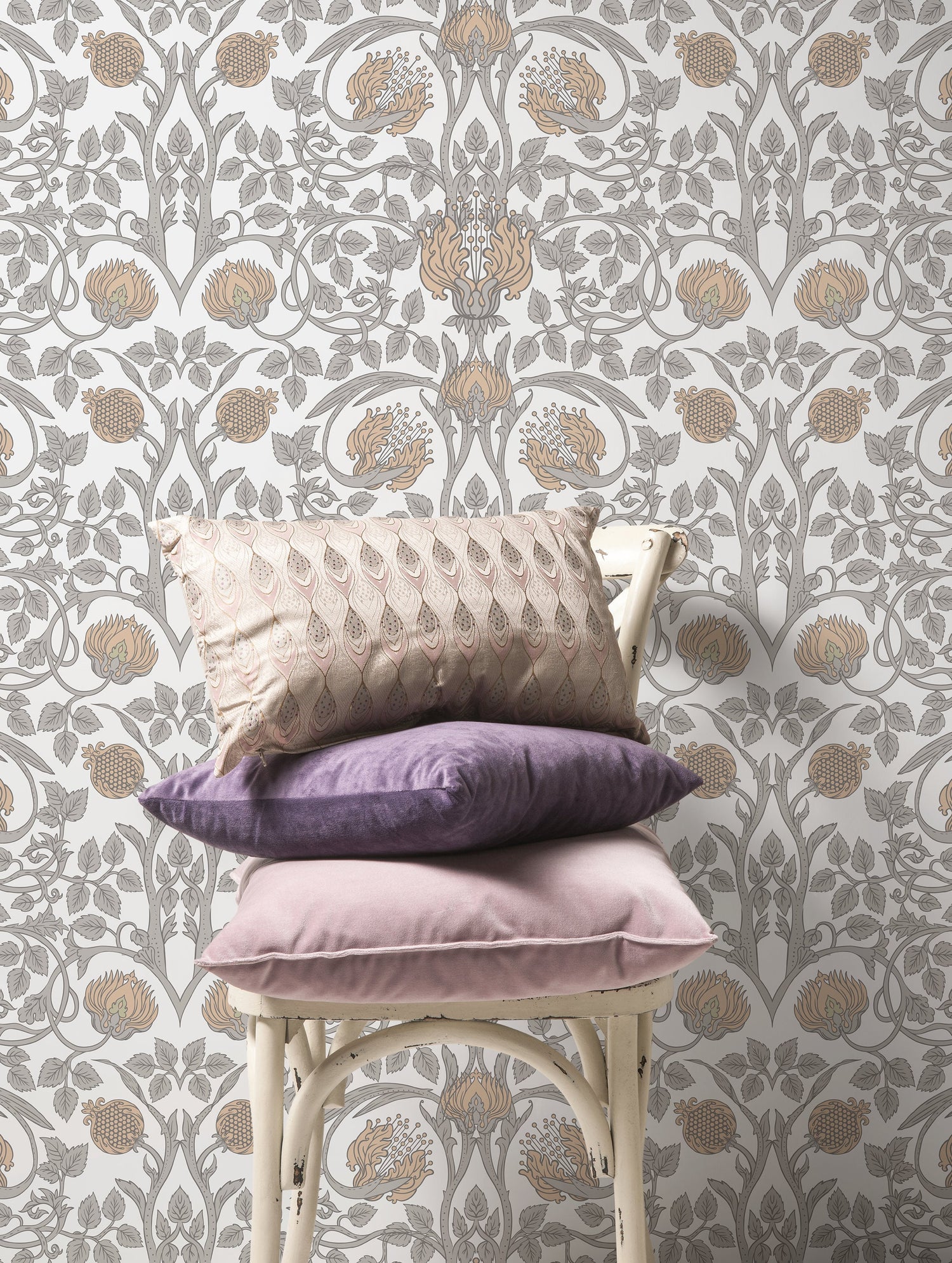 Ornate Floral Artistry Wallpaper - D043