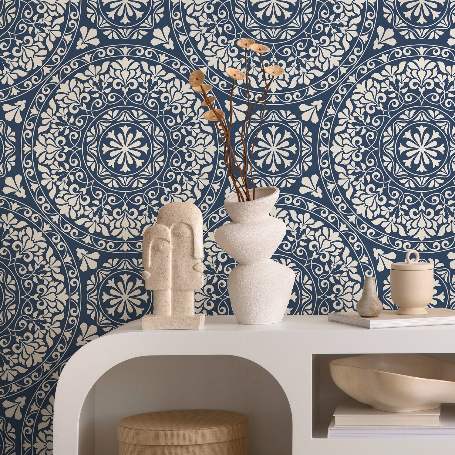 Elegant Victorian Floral Medallion Wallpaper - B237