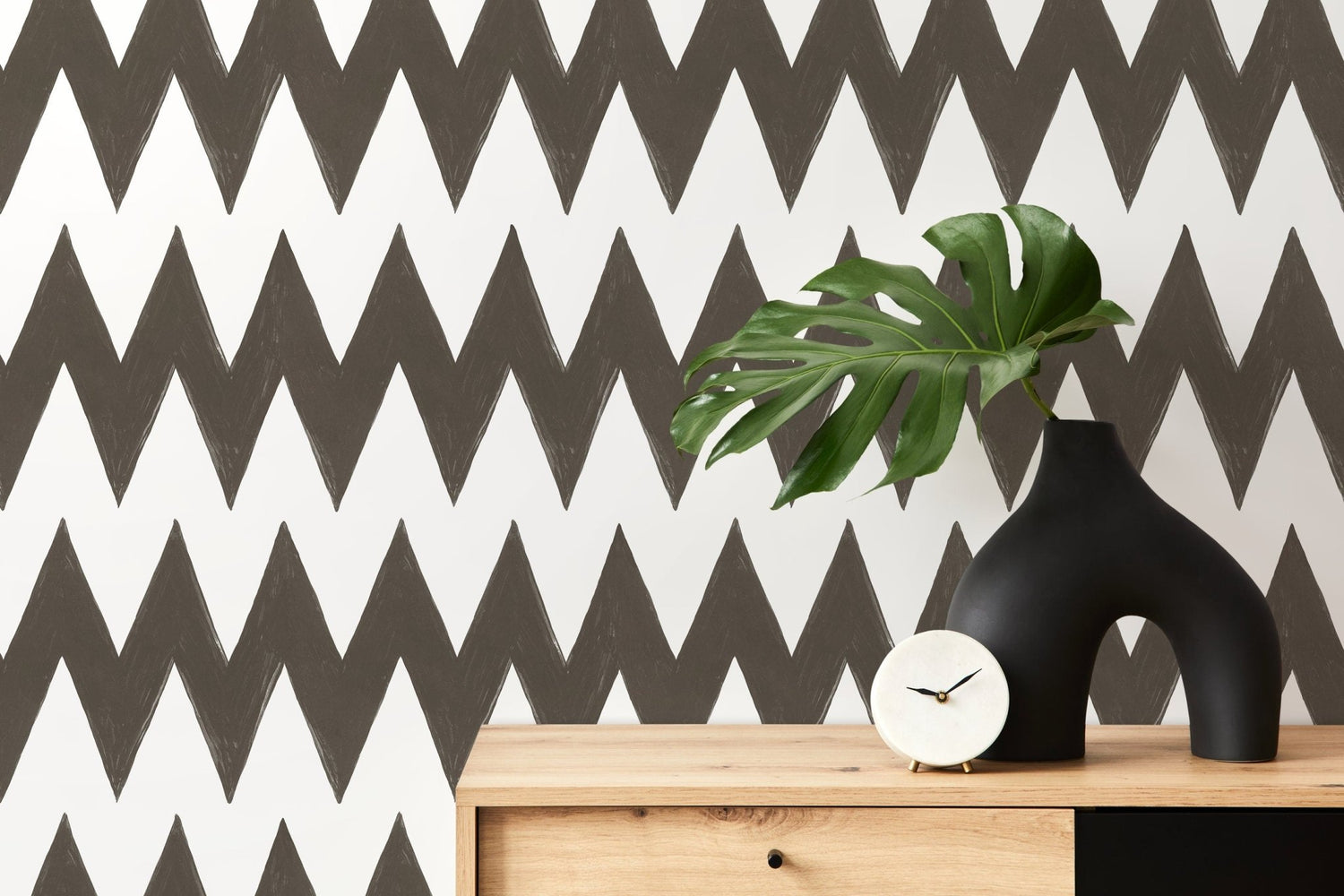 Modern Chevron Zigzag Wallpaper - C951 - WallTrend