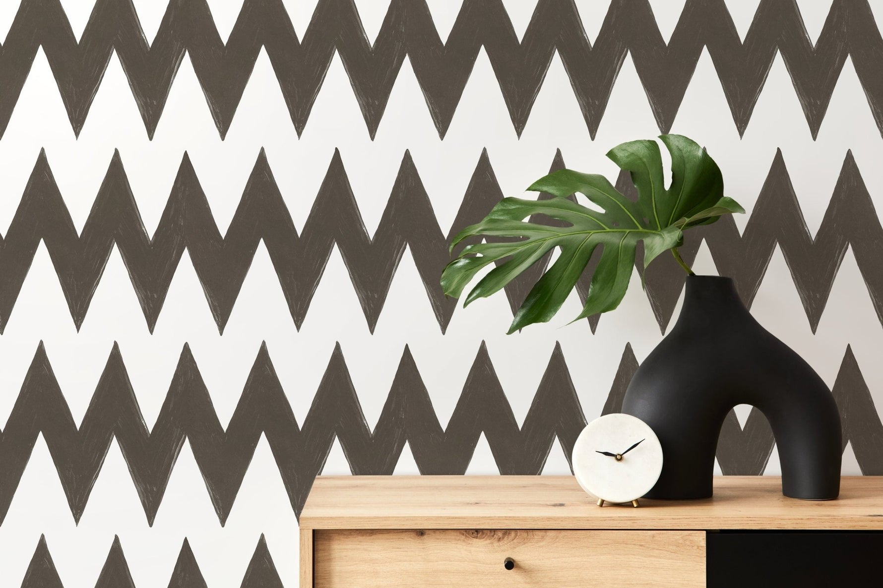 Modern Chevron Zigzag Wallpaper - C951 - WallTrend