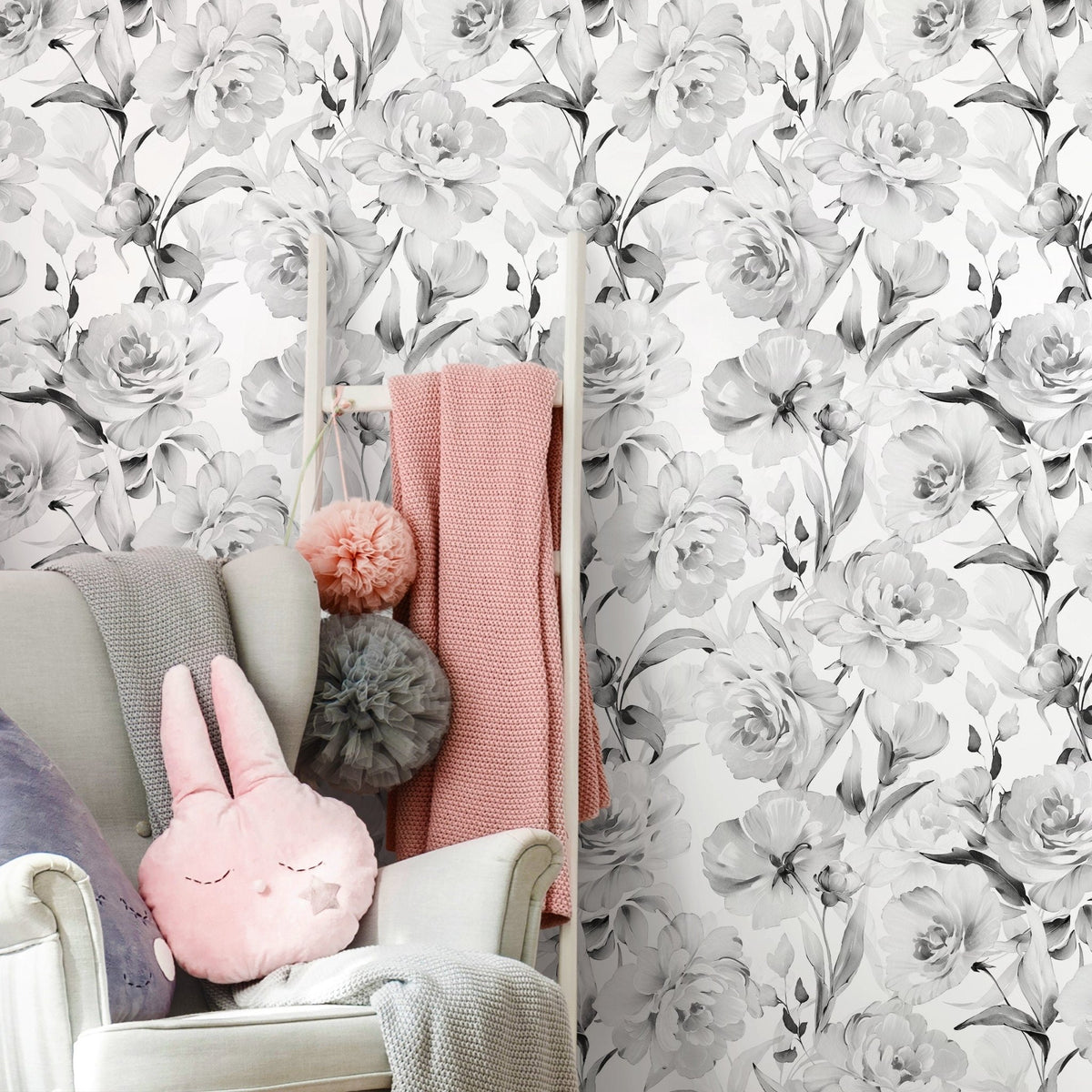 Monochrome Floral Elegance Wallpaper - D529 - WallTrend