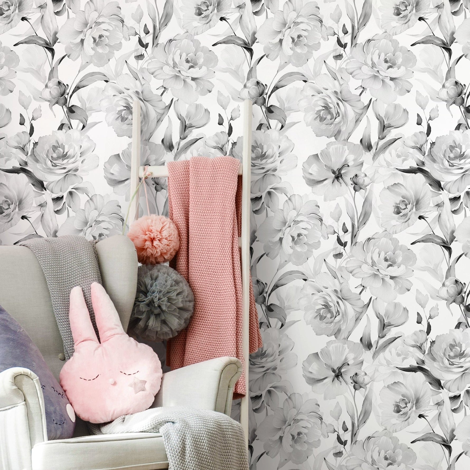 Monochrome Floral Elegance Wallpaper - D529 - WallTrend