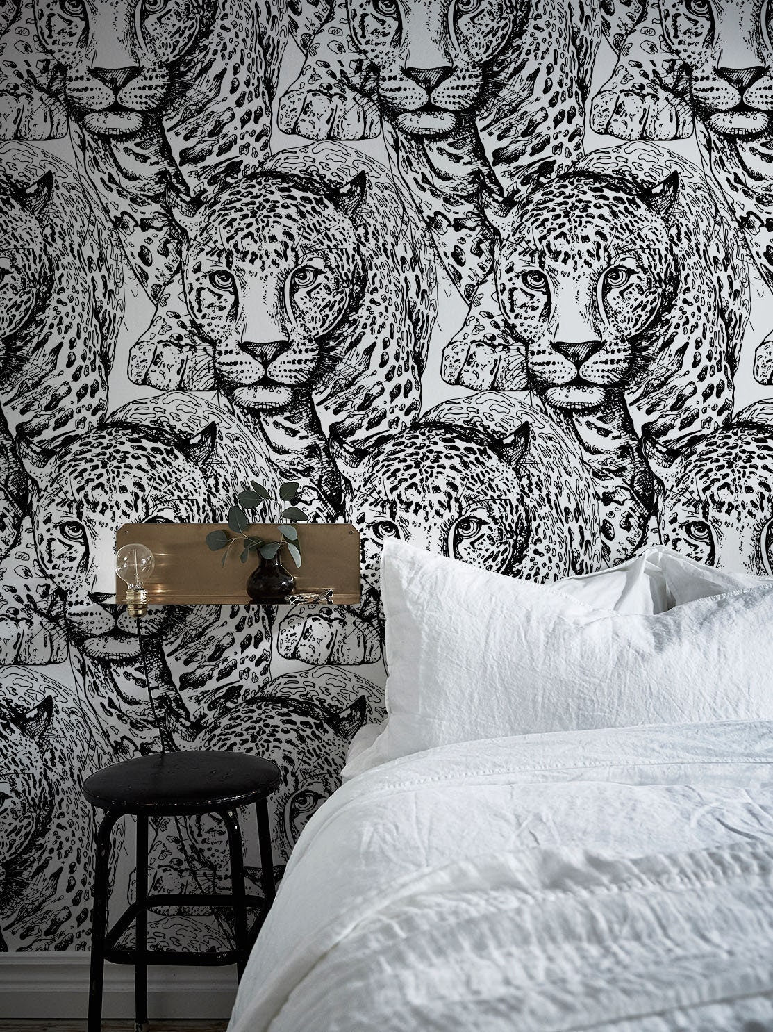 Monochrome Jungle Majesty Wallpaper - B525 - WallTrend