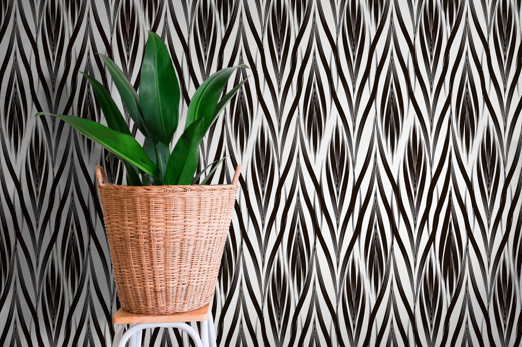Monochrome Opulence Wallpaper - C101 - WallTrend