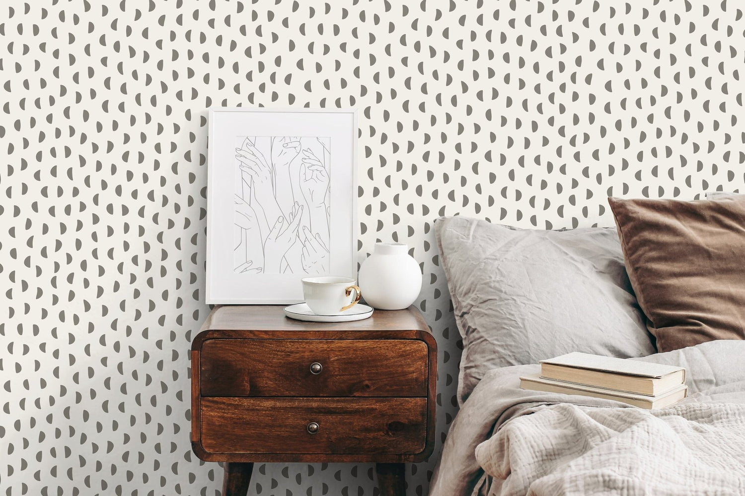 Neutral Crescent Moon Pattern Wallpaper - C589 - WallTrend