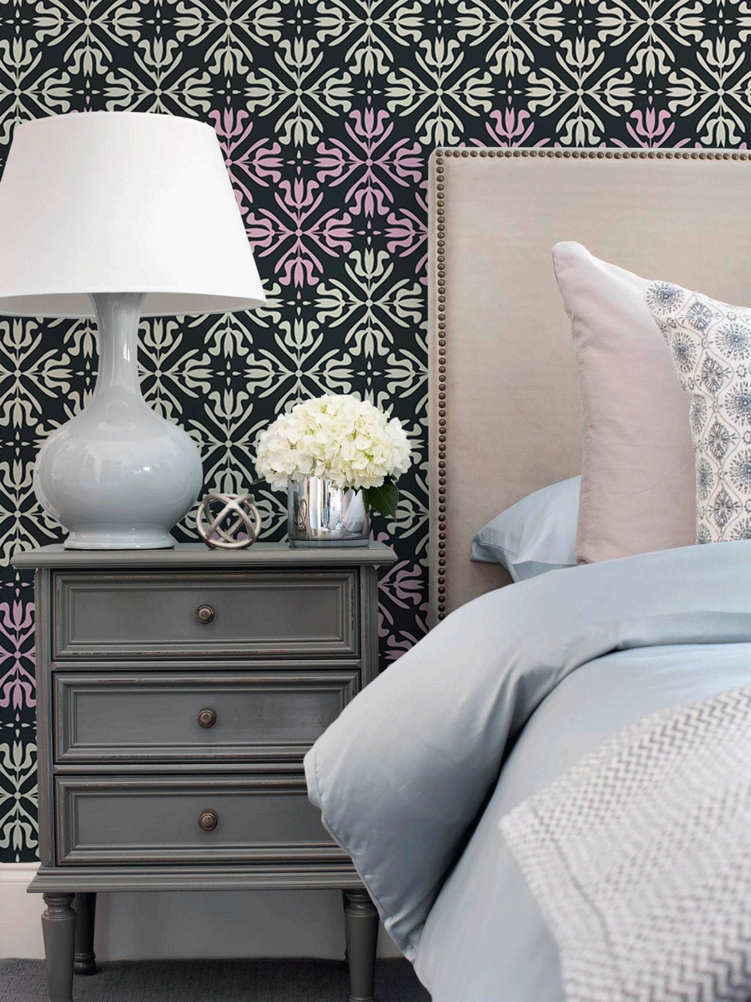 Ornate Damask Wallpaper - B389 - WallTrend
