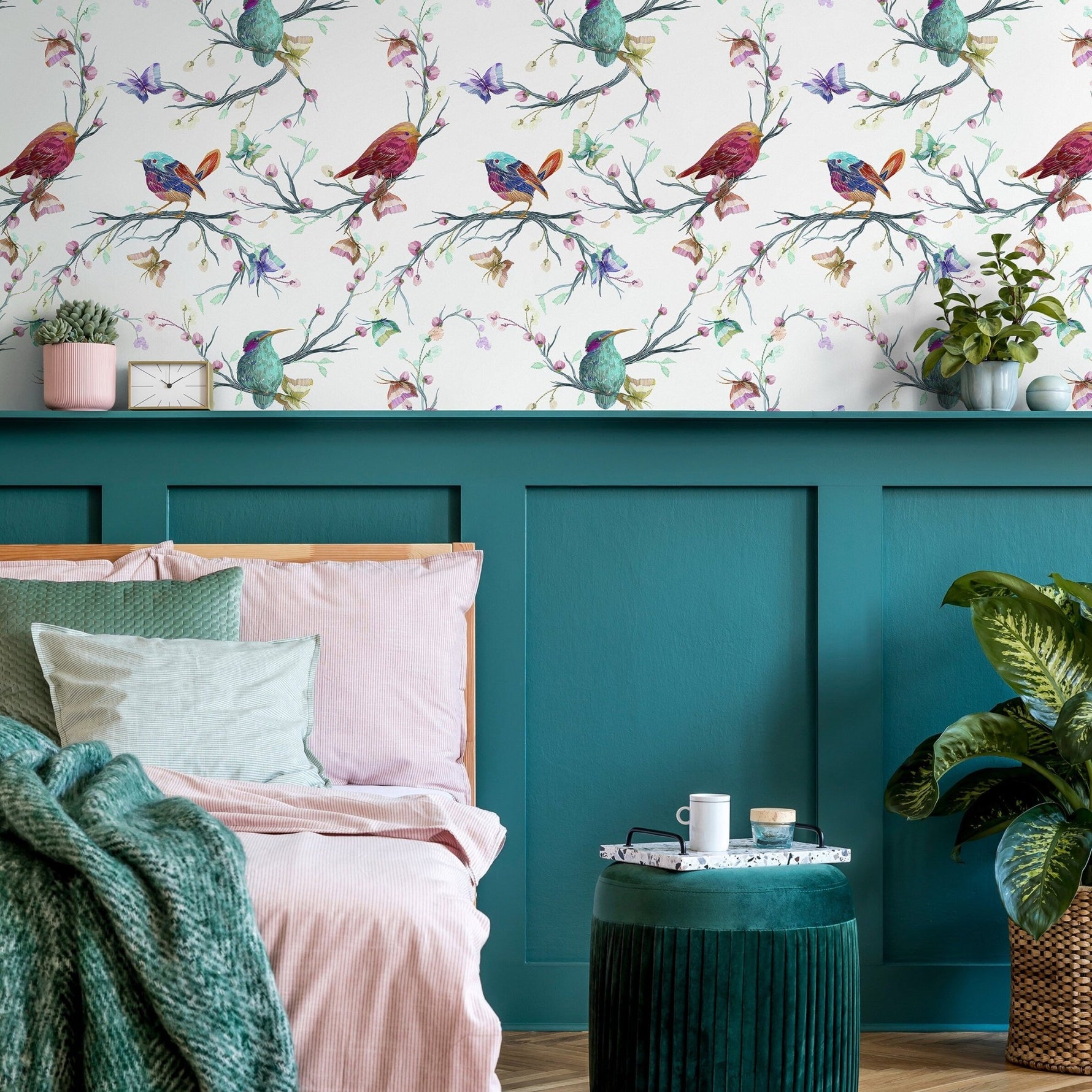 Vibrant Avian Paradise Wallpaper - A061 - WallTrend