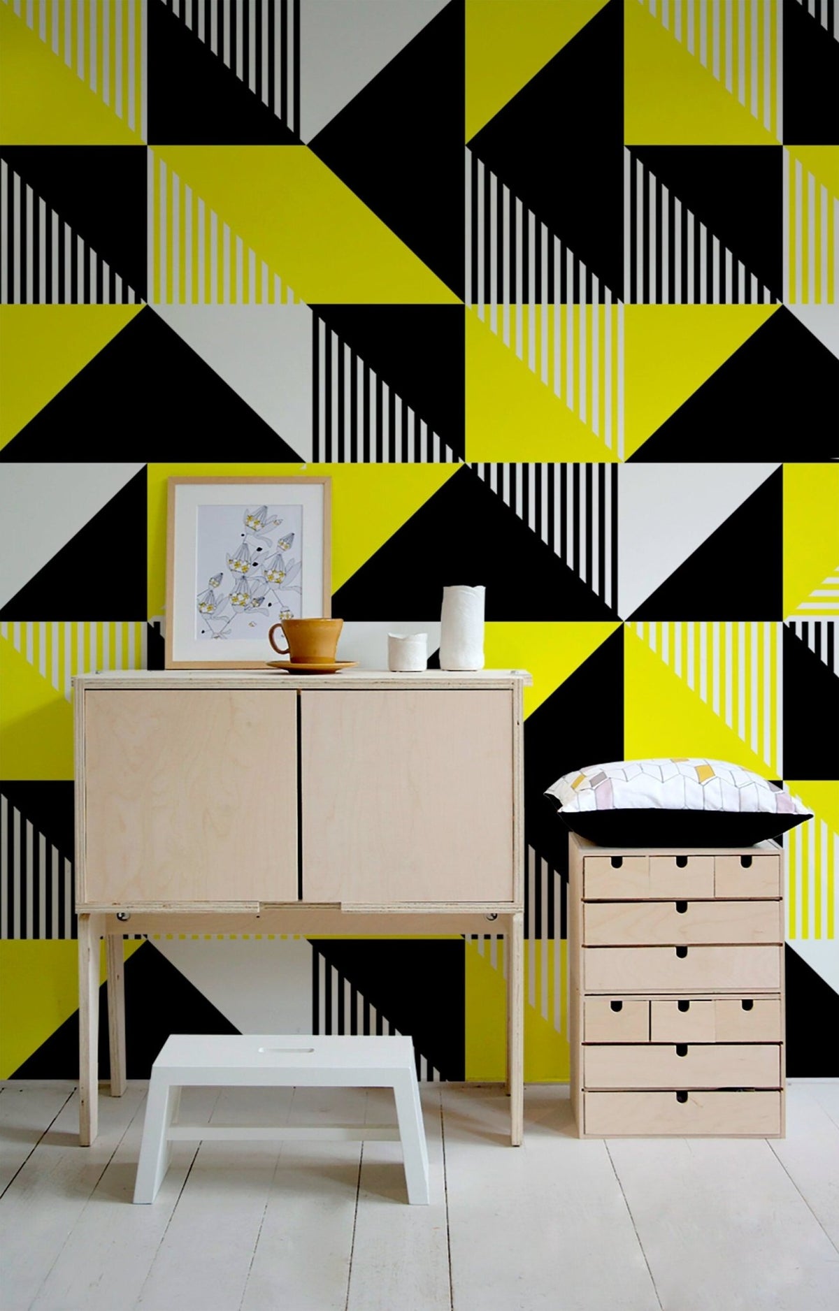 Wallpaper Peel and Stick Wallpaper Removable Wallpaper Home Decor Wall Art Wall Decor Room Decor/ Black and Yellow Geometric Wallpaper - B076 - WallTrend