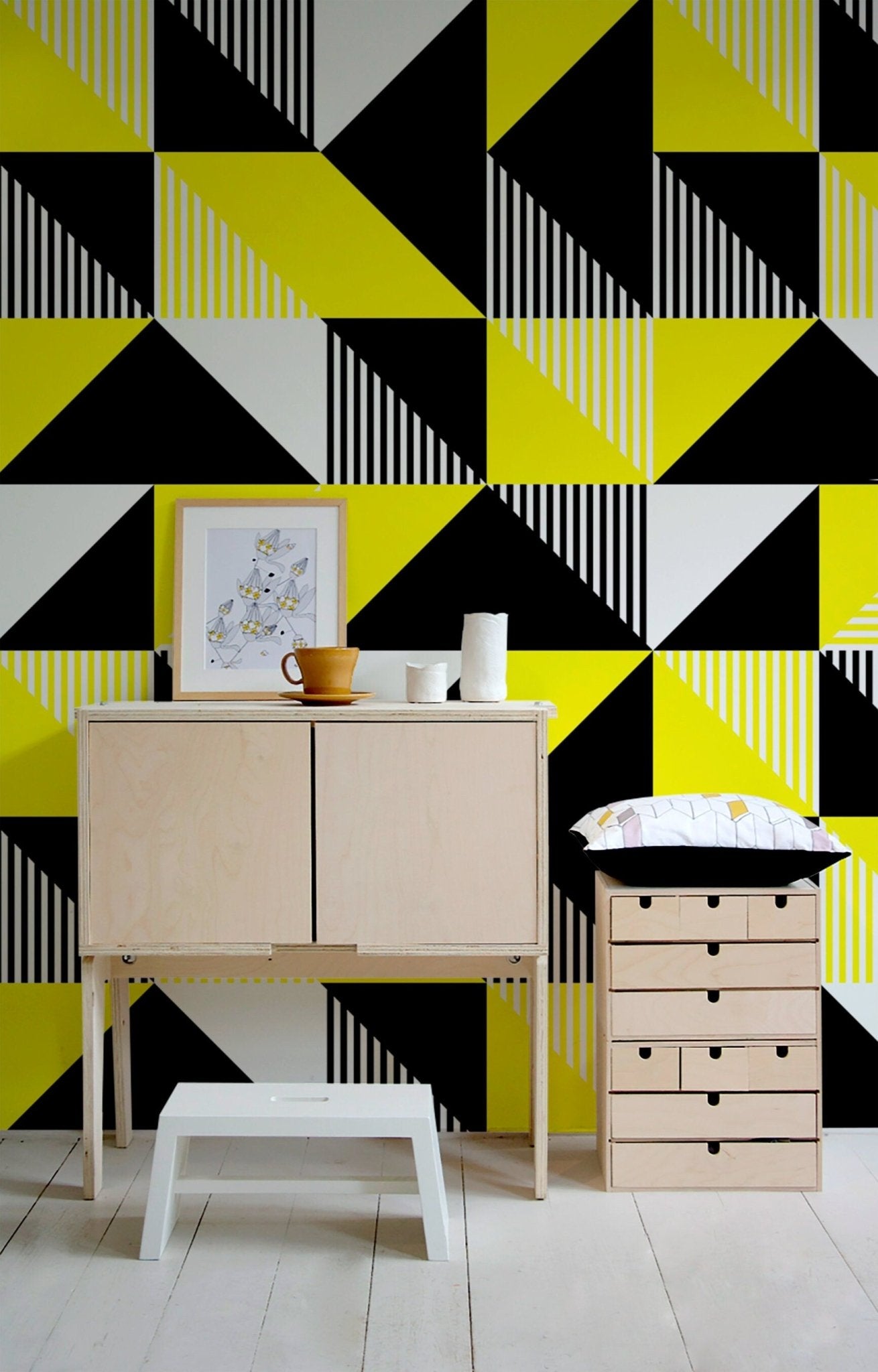 Wallpaper Peel and Stick Wallpaper Removable Wallpaper Home Decor Wall Art Wall Decor Room Decor/ Black and Yellow Geometric Wallpaper - B076 - WallTrend