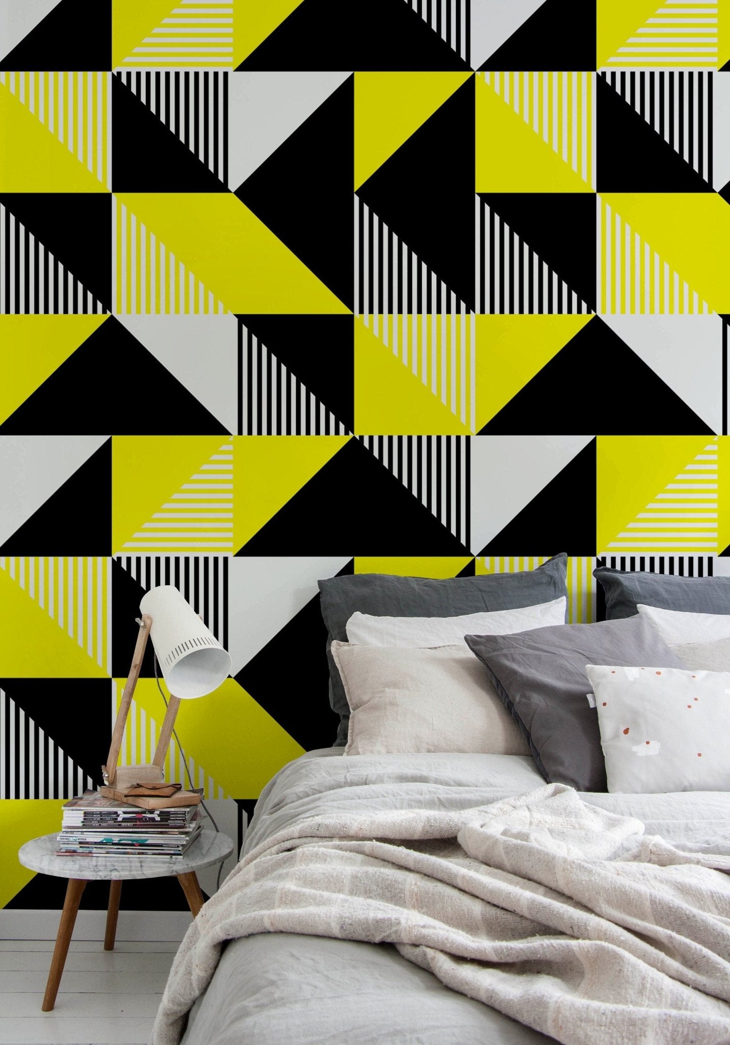 Wallpaper Peel and Stick Wallpaper Removable Wallpaper Home Decor Wall Art Wall Decor Room Decor/ Black and Yellow Geometric Wallpaper - B076 - WallTrend
