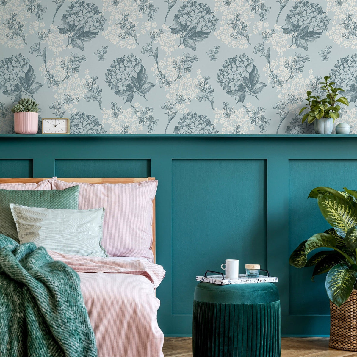 Wallpaper Peel and Stick Wallpaper Removable Wallpaper Home Decor Wall Art Wall Decor Room Decor / Blue Vintage Floral Wallpaper - A631 - WallTrend