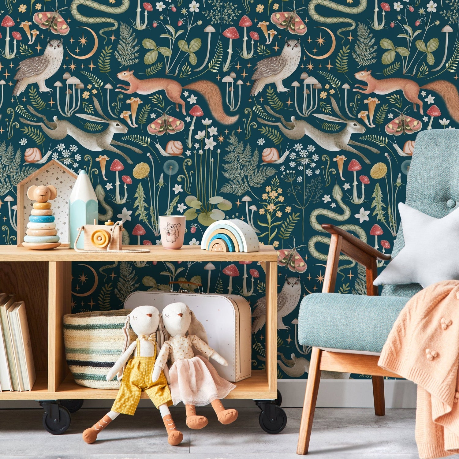 Woodland Wallpaper Forest Animal Wallpaper Peel and Stick and Traditional Wallpaper - D929 - WallTrend